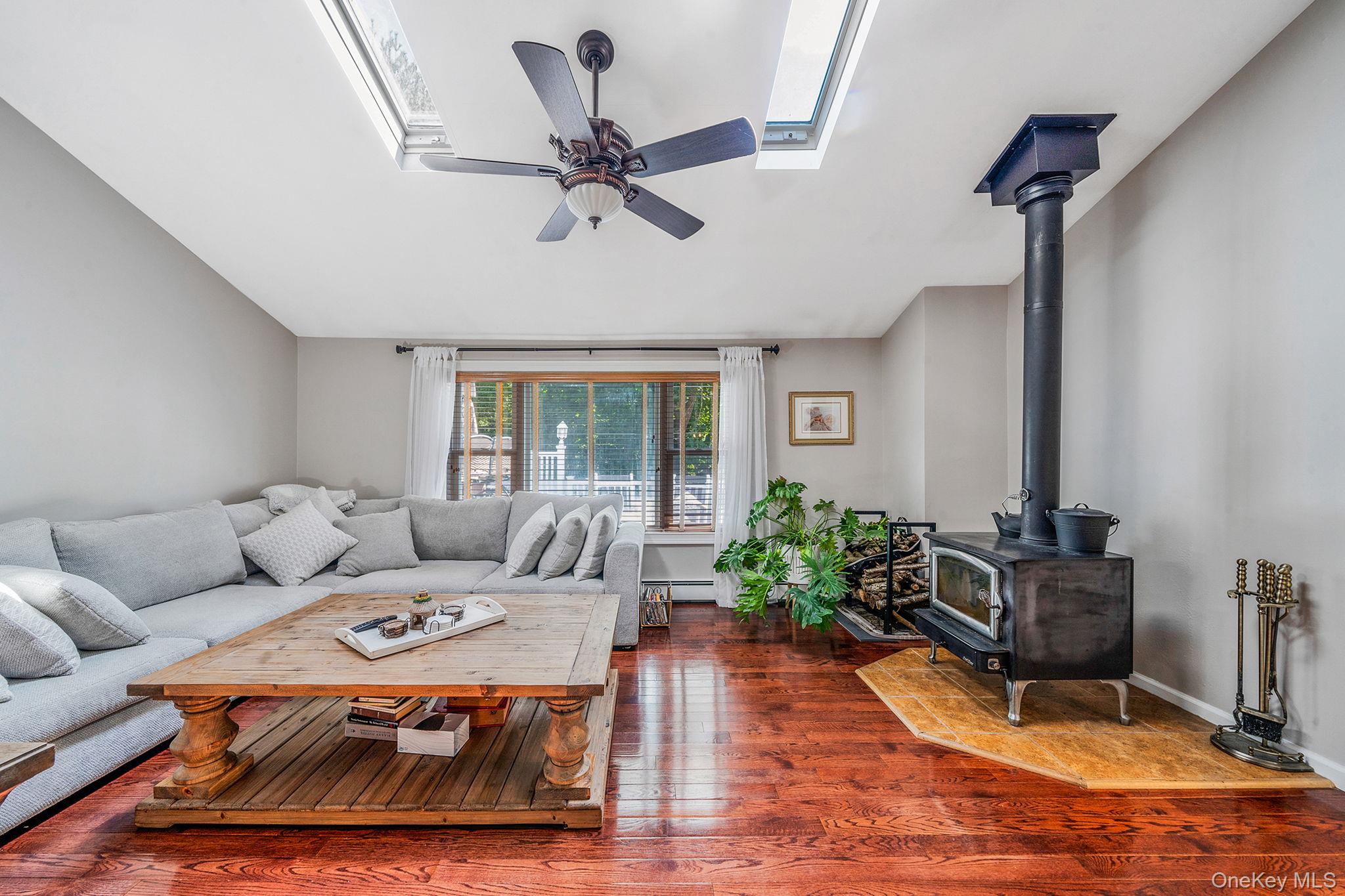 #19 photo, 23 Woodbine Street, サフォーク郡 Coram , NY 11727