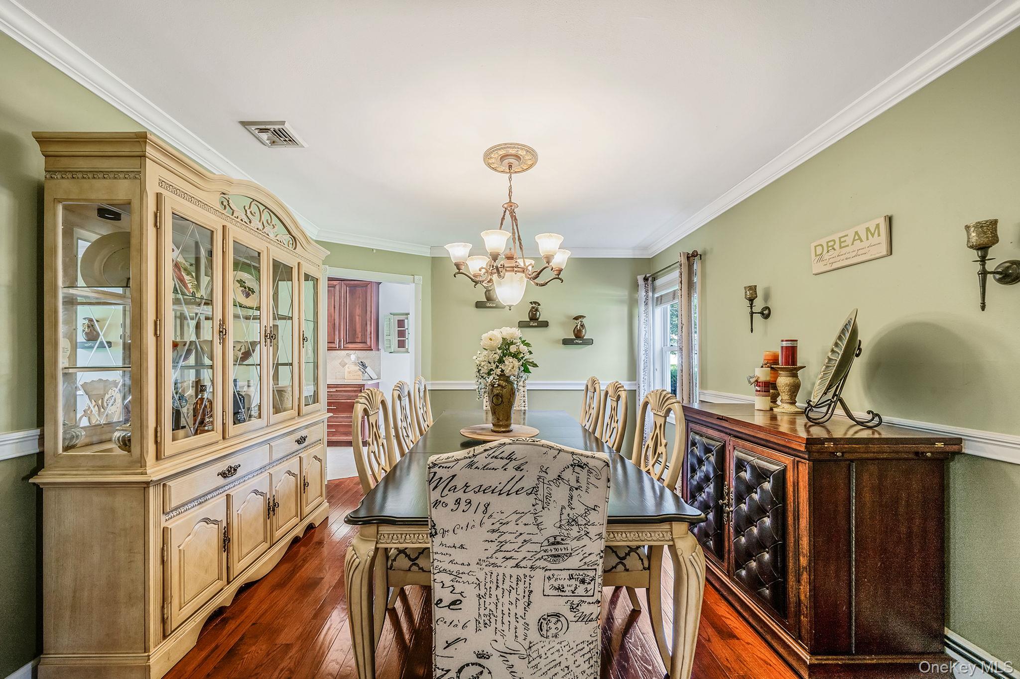 #8 photo, 23 Woodbine Street, サフォーク郡 Coram , NY 11727