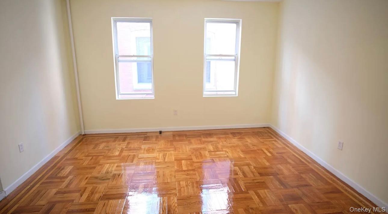 #4 photo, 1917 Lurting Avenue, Bronx , NY 10461