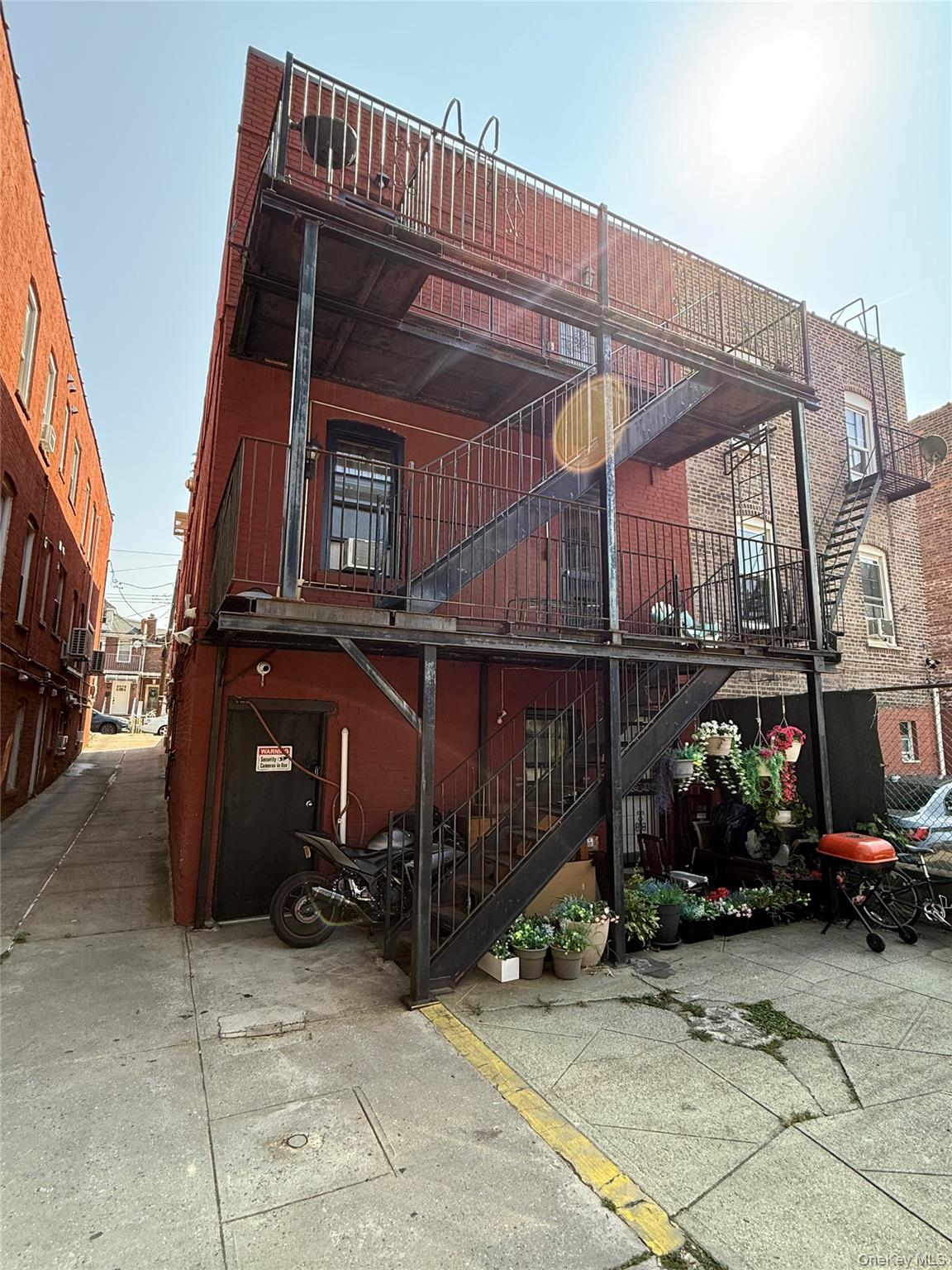 #5 photo, 1917 Lurting Avenue, Bronx , NY 10461