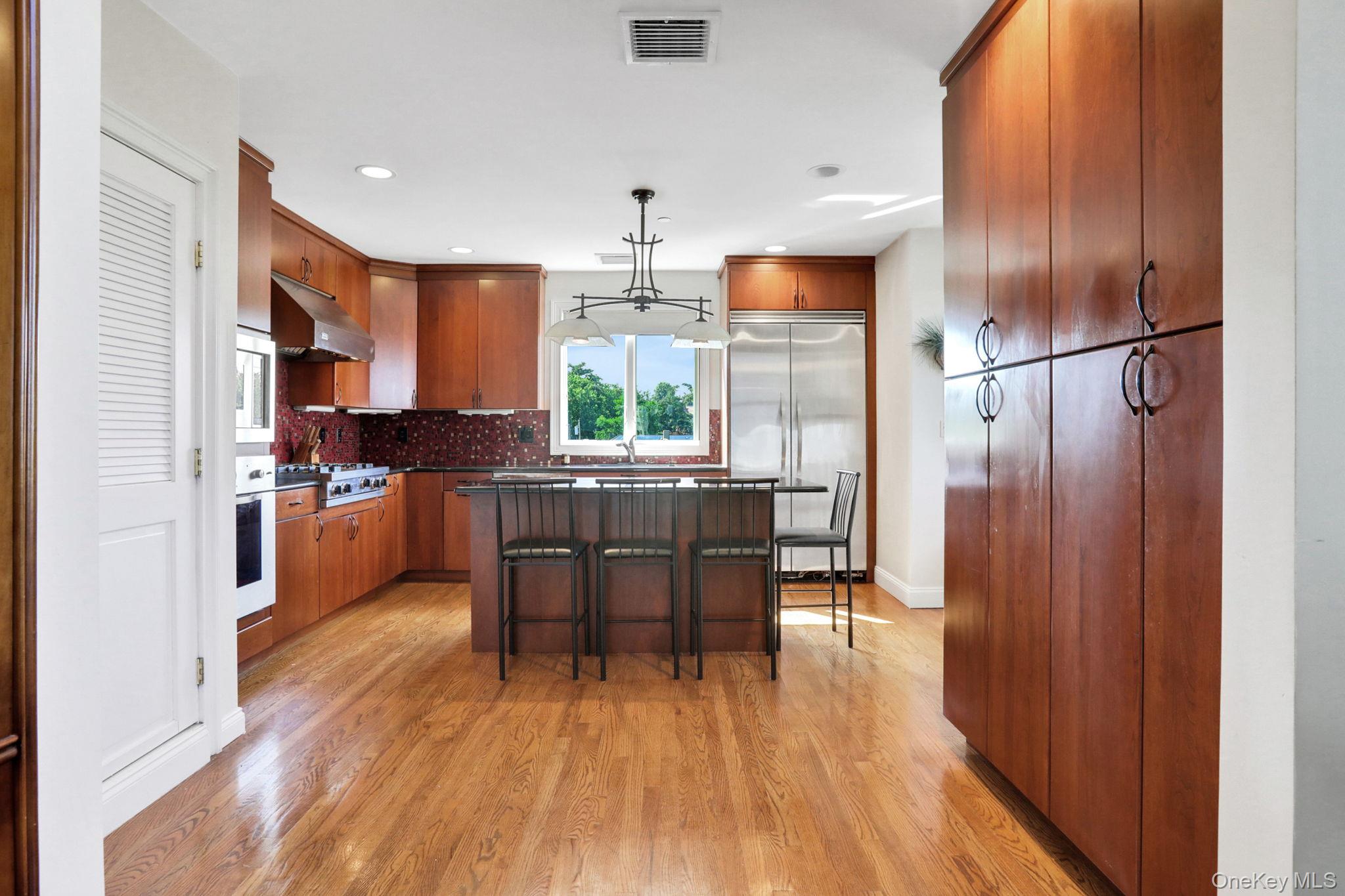 #11 photo, 2 Harbor Lane, New Rochelle , NY 10805