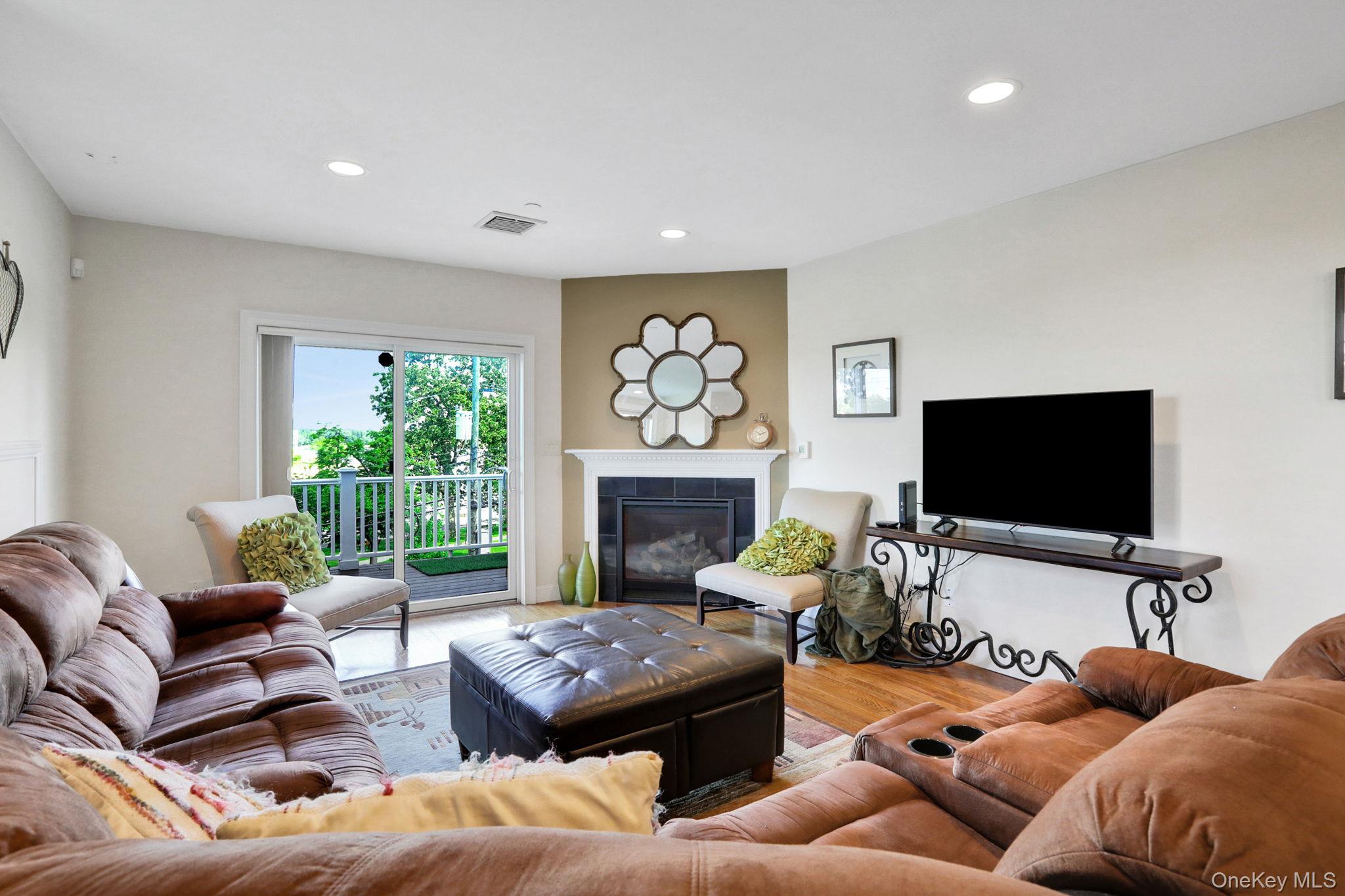 #7 photo, 2 Harbor Lane, New Rochelle , NY 10805