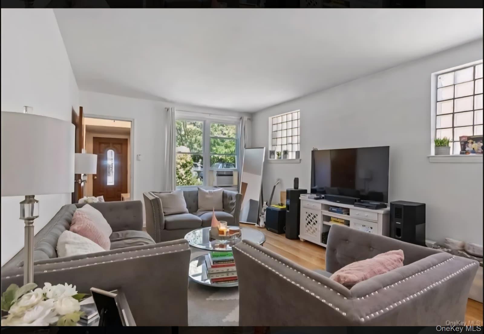 #1 photo, 1920 Hutchinson River Parkway, Bronx , NY 10461