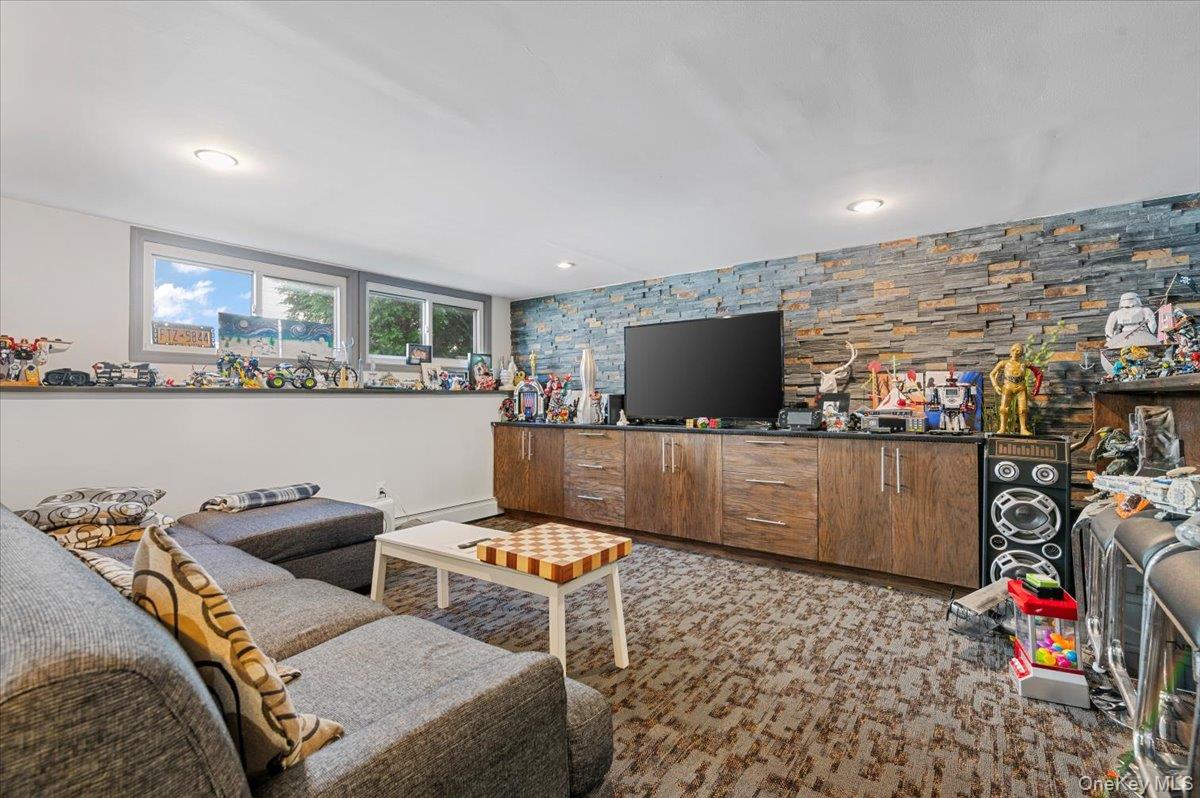 #17 photo, 844 Flanders Drive, ナッソー郡 Valley Stream , NY 11581