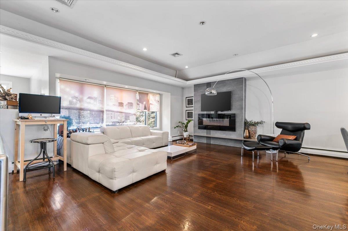 #4 photo, 844 Flanders Drive, ナッソー郡 Valley Stream , NY 11581