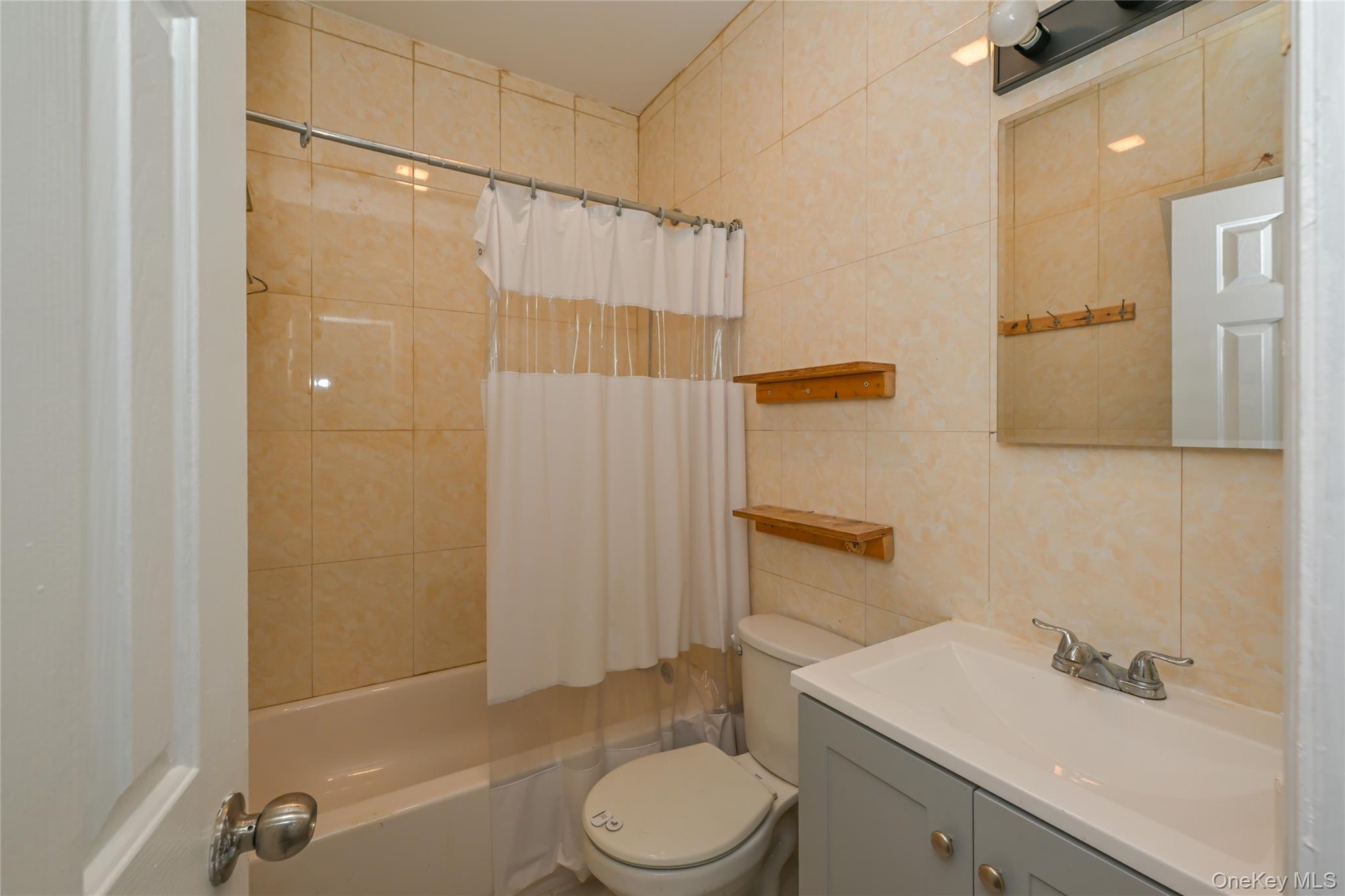 #13 photo, 44-11/13 66 Street, クイーンズ区 Woodside , NY 11377