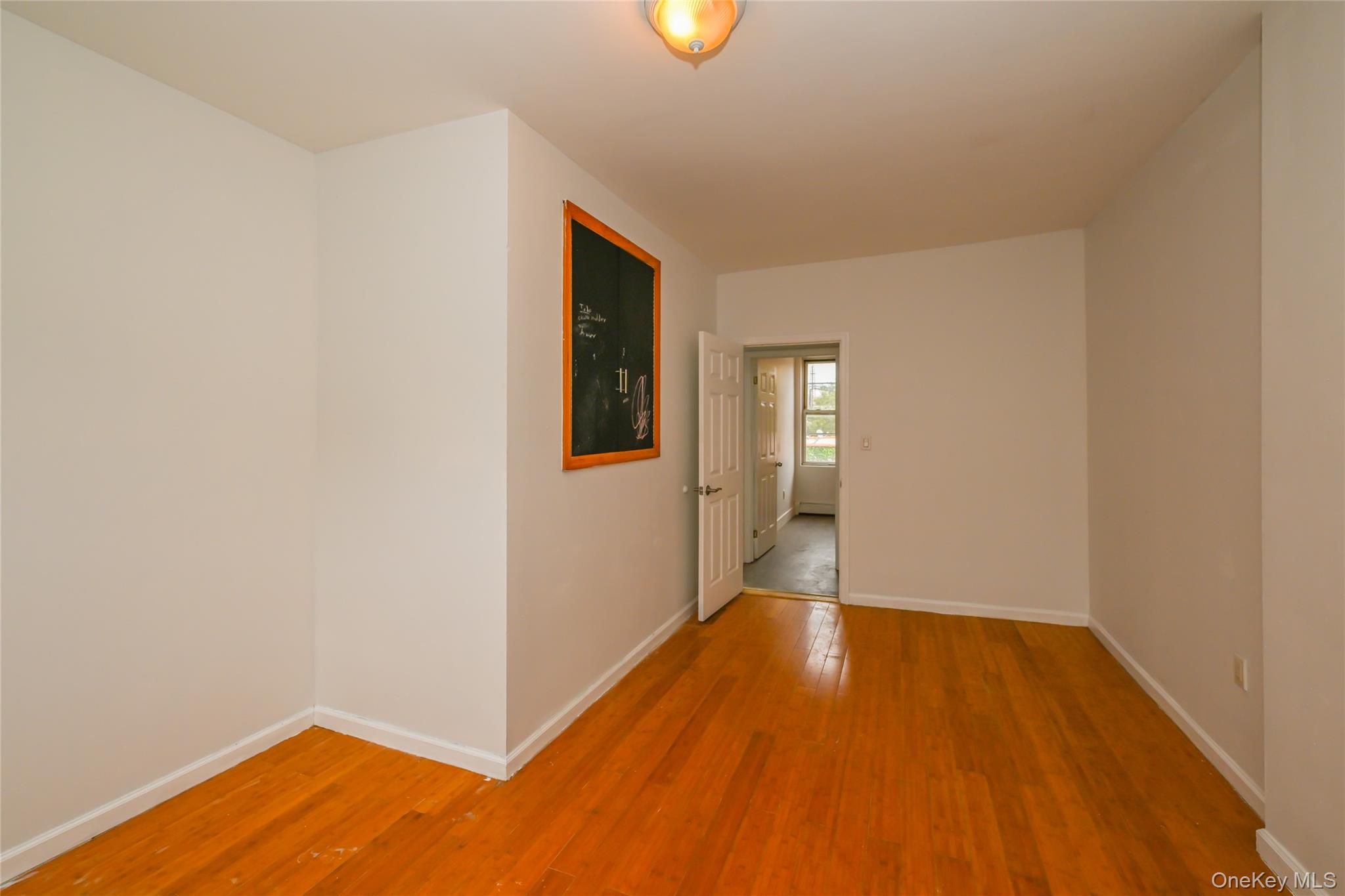 #9 photo, 44-11/13 66 Street, クイーンズ区 Woodside , NY 11377