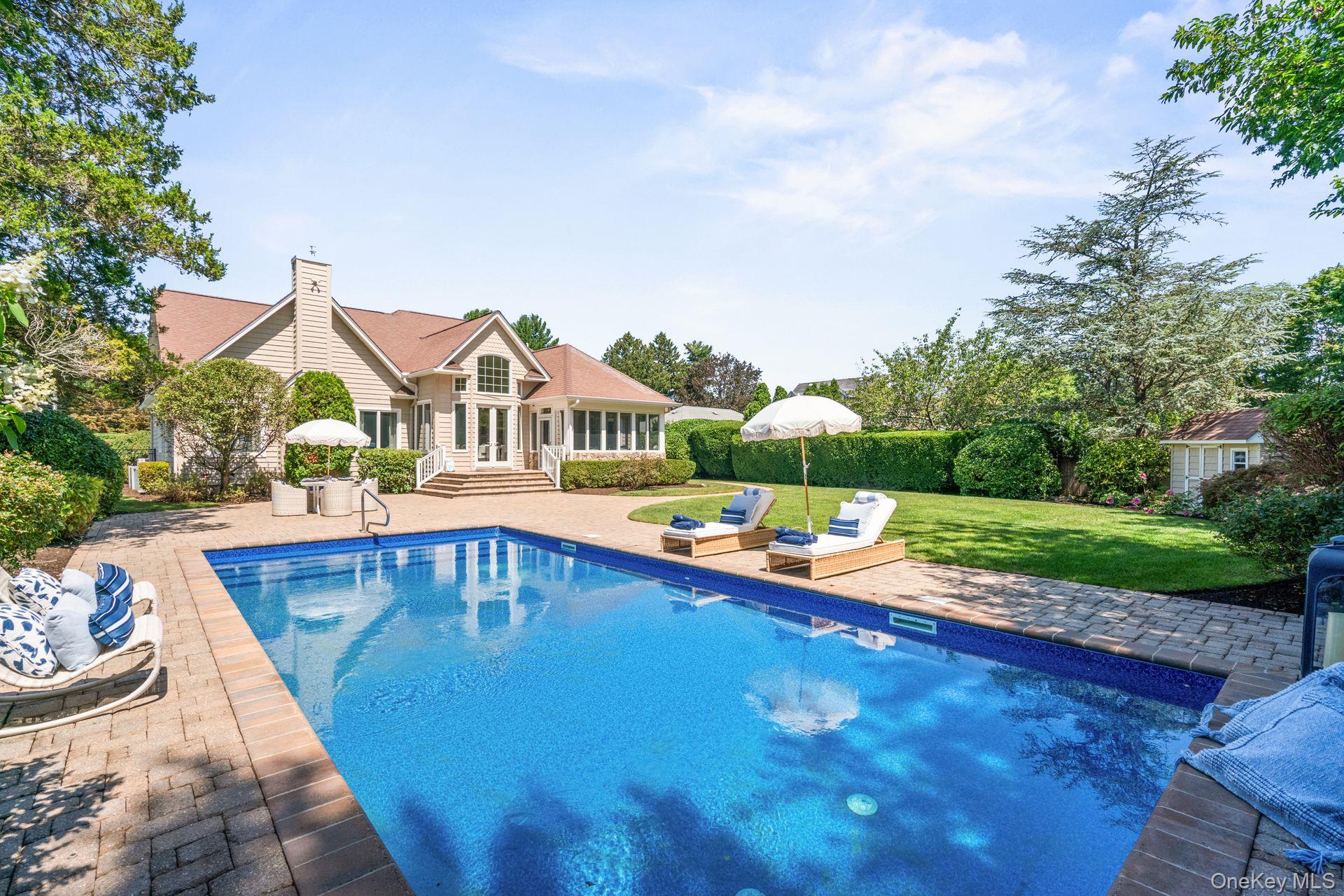 #1 photo, 18 Quaker Path, سوفولك Huntington , NY 11743