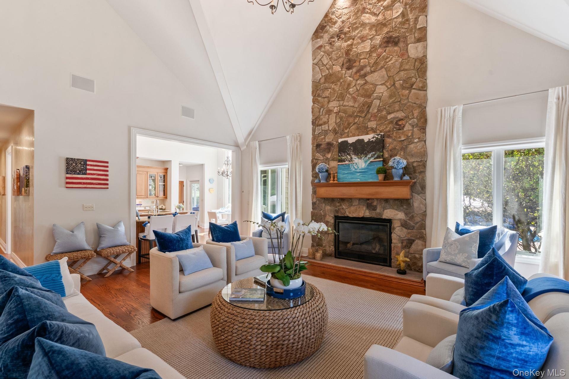 #11 photo, 18 Quaker Path, سوفولك Huntington , NY 11743