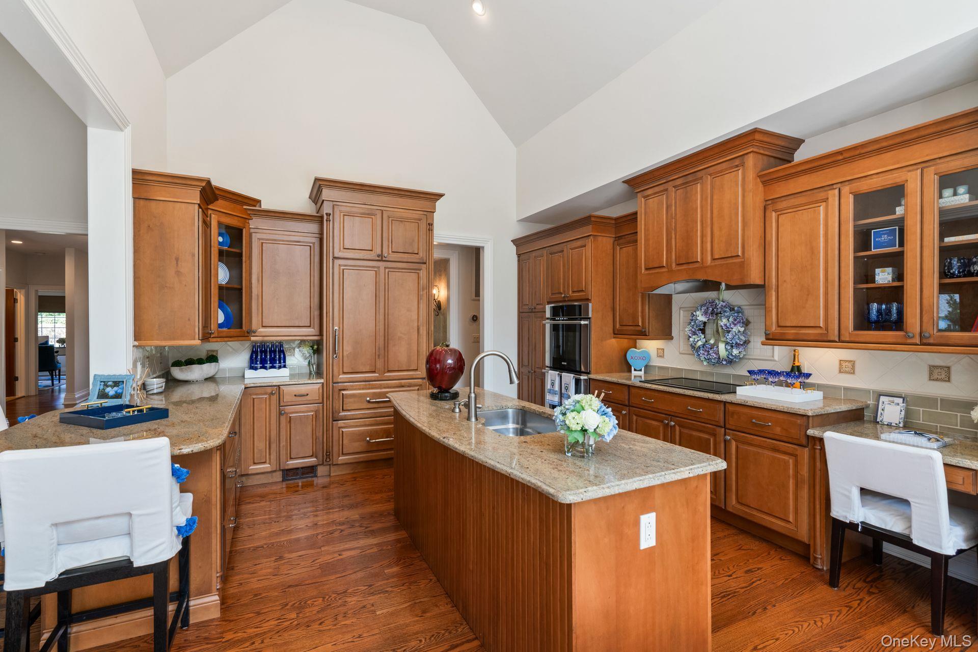 #13 photo, 18 Quaker Path, سوفولك Huntington , NY 11743