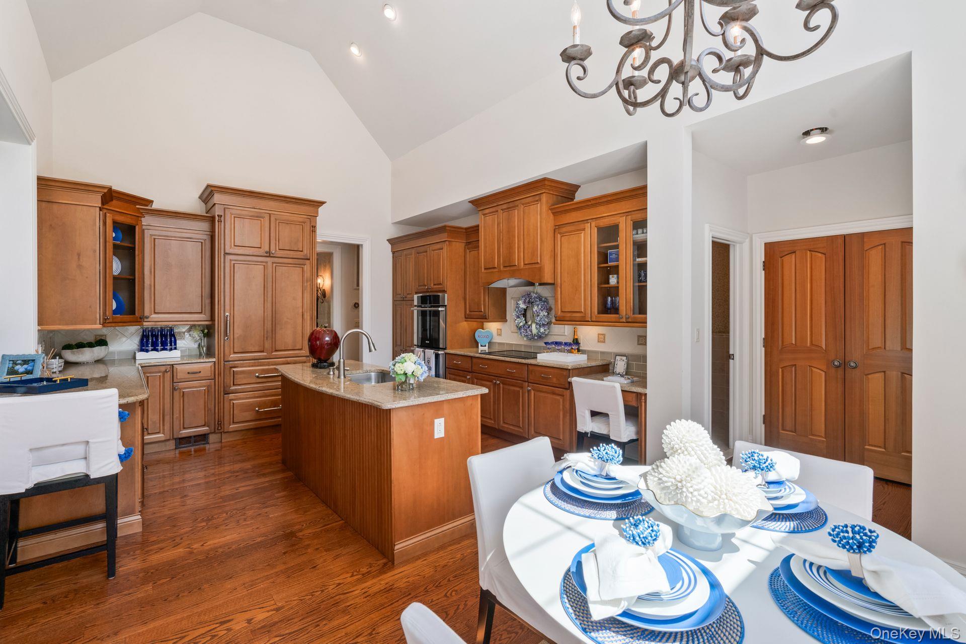 #16 photo, 18 Quaker Path, سوفولك Huntington , NY 11743