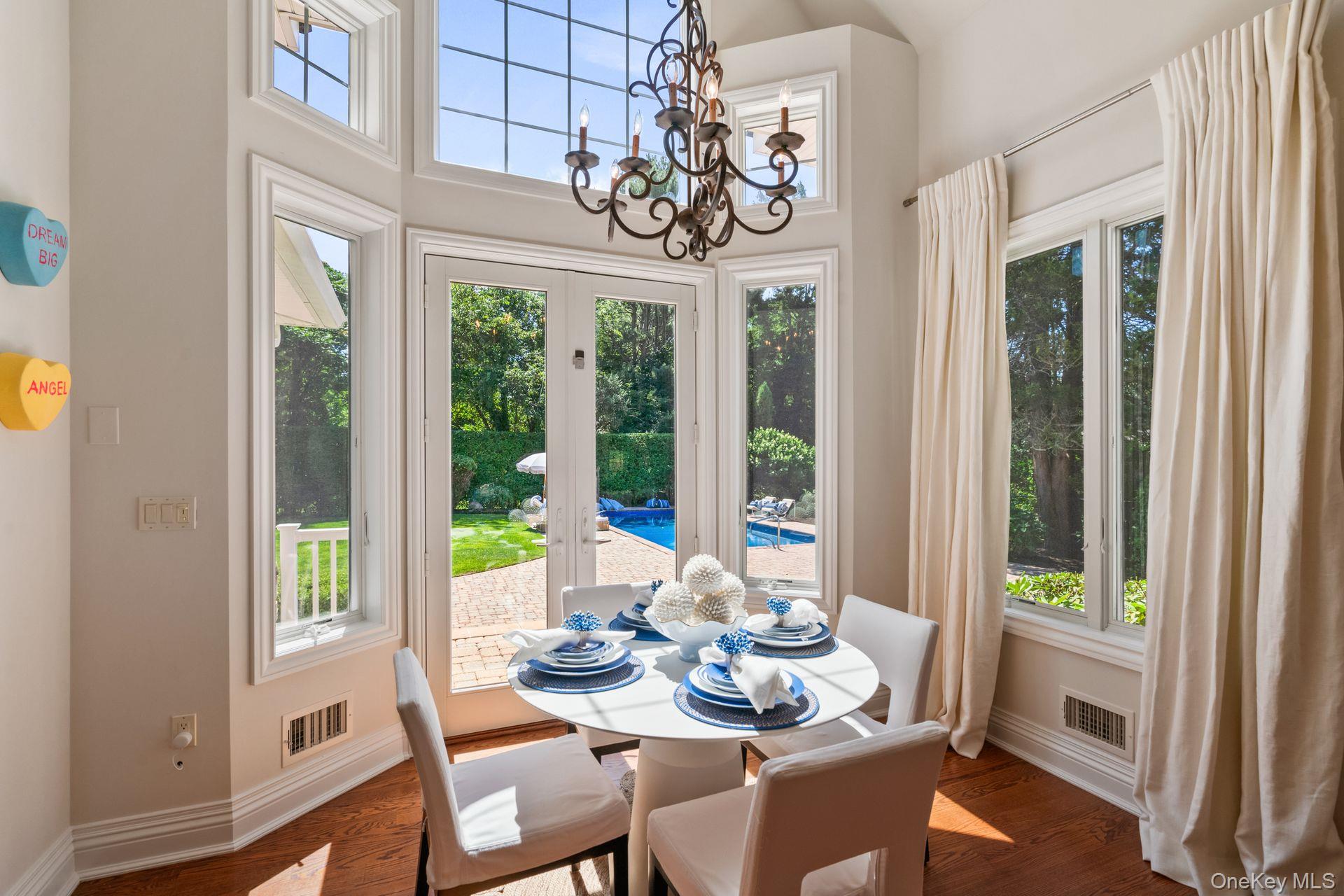 #18 photo, 18 Quaker Path, سوفولك Huntington , NY 11743