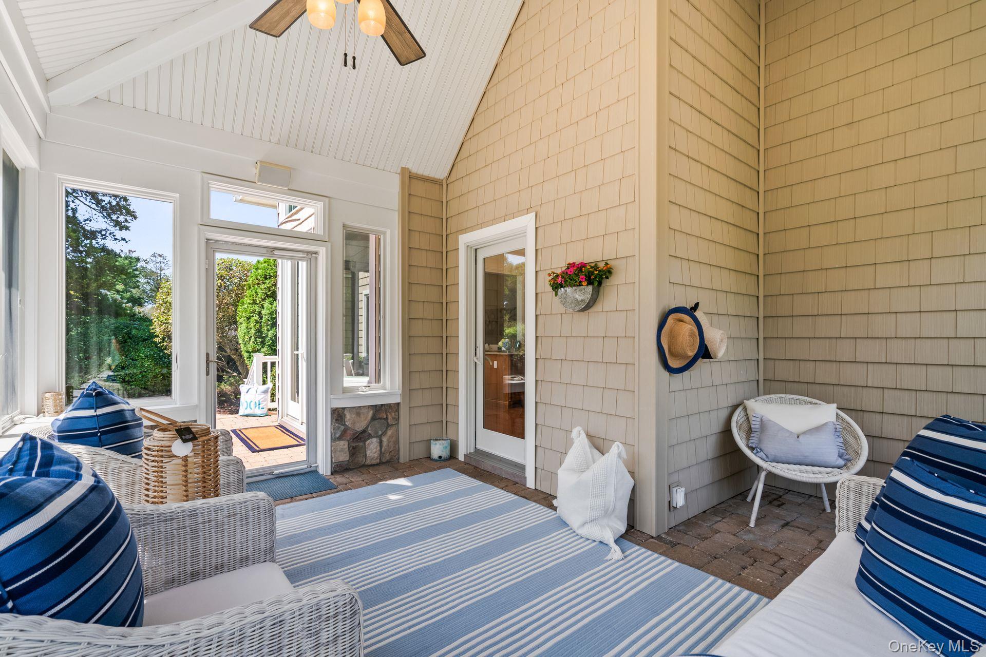 #19 photo, 18 Quaker Path, سوفولك Huntington , NY 11743