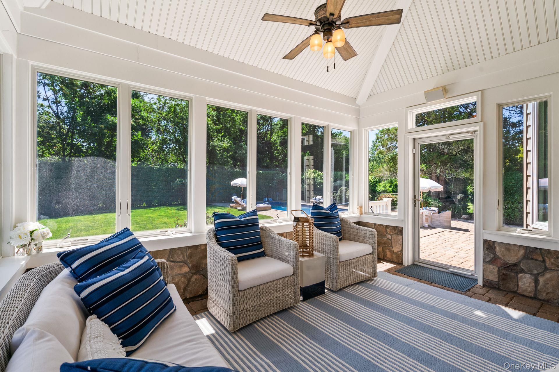 #20 photo, 18 Quaker Path, سوفولك Huntington , NY 11743