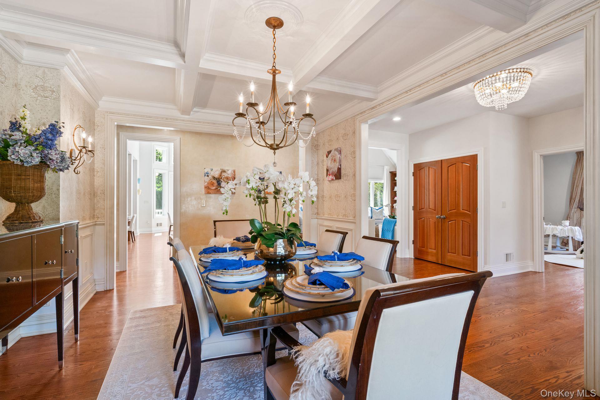 #8 photo, 18 Quaker Path, سوفولك Huntington , NY 11743