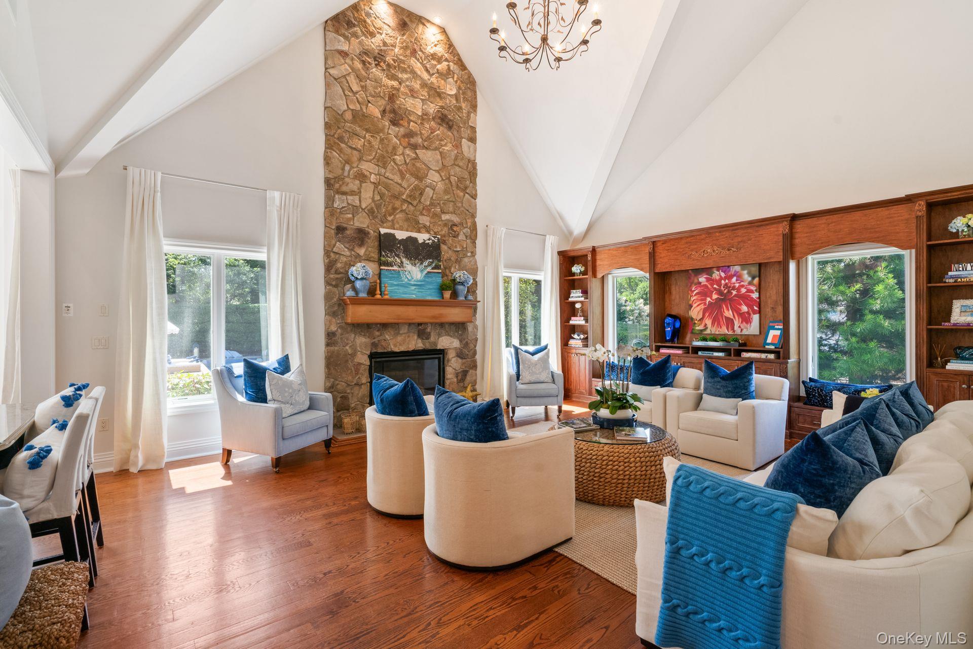 #9 photo, 18 Quaker Path, سوفولك Huntington , NY 11743