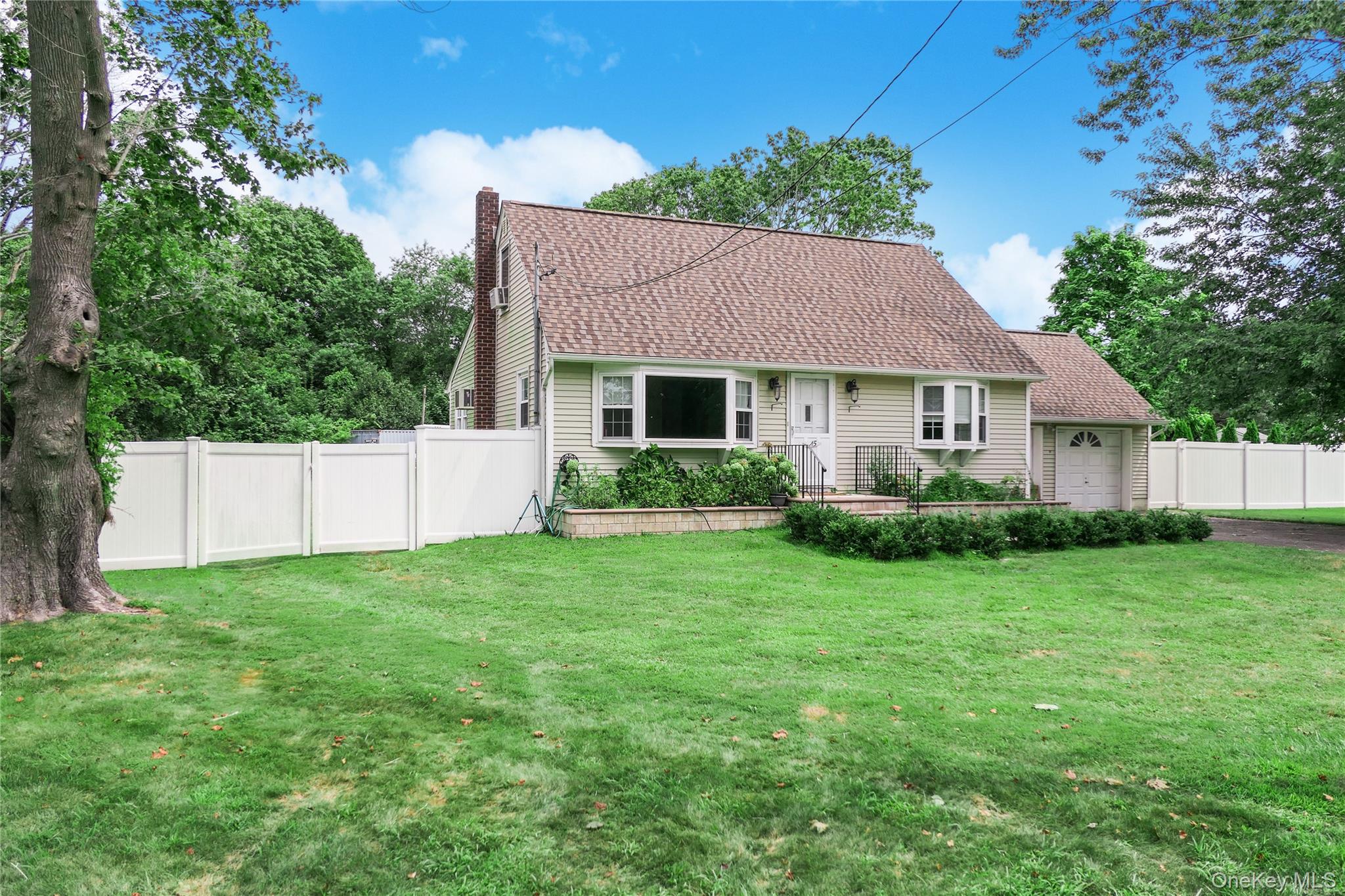#1 photo, 115 Hedges Road, East Patchogue , NY 11772