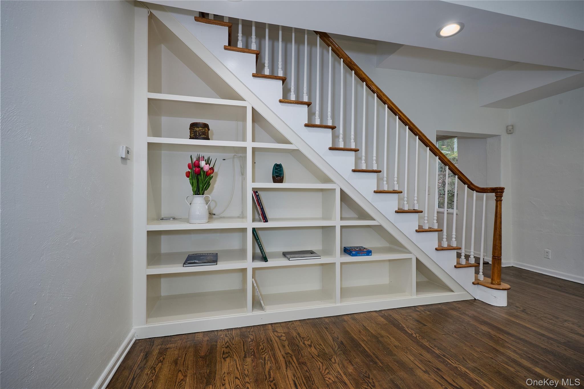 #8 photo, 93 Circuit Road, Tuxedo Park , NY 10987