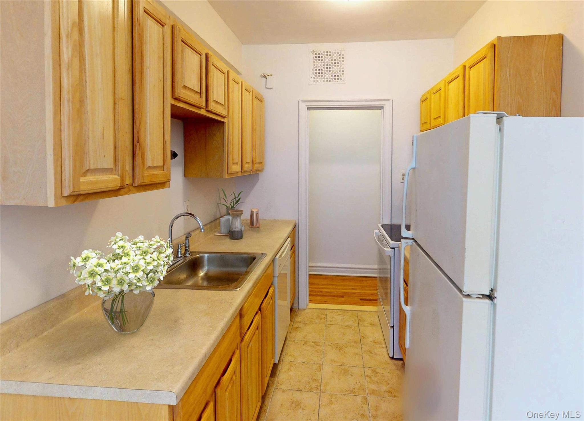 #6 photo, 1100 Grand Concourse, ブロンクス区 Bronx , NY 10456