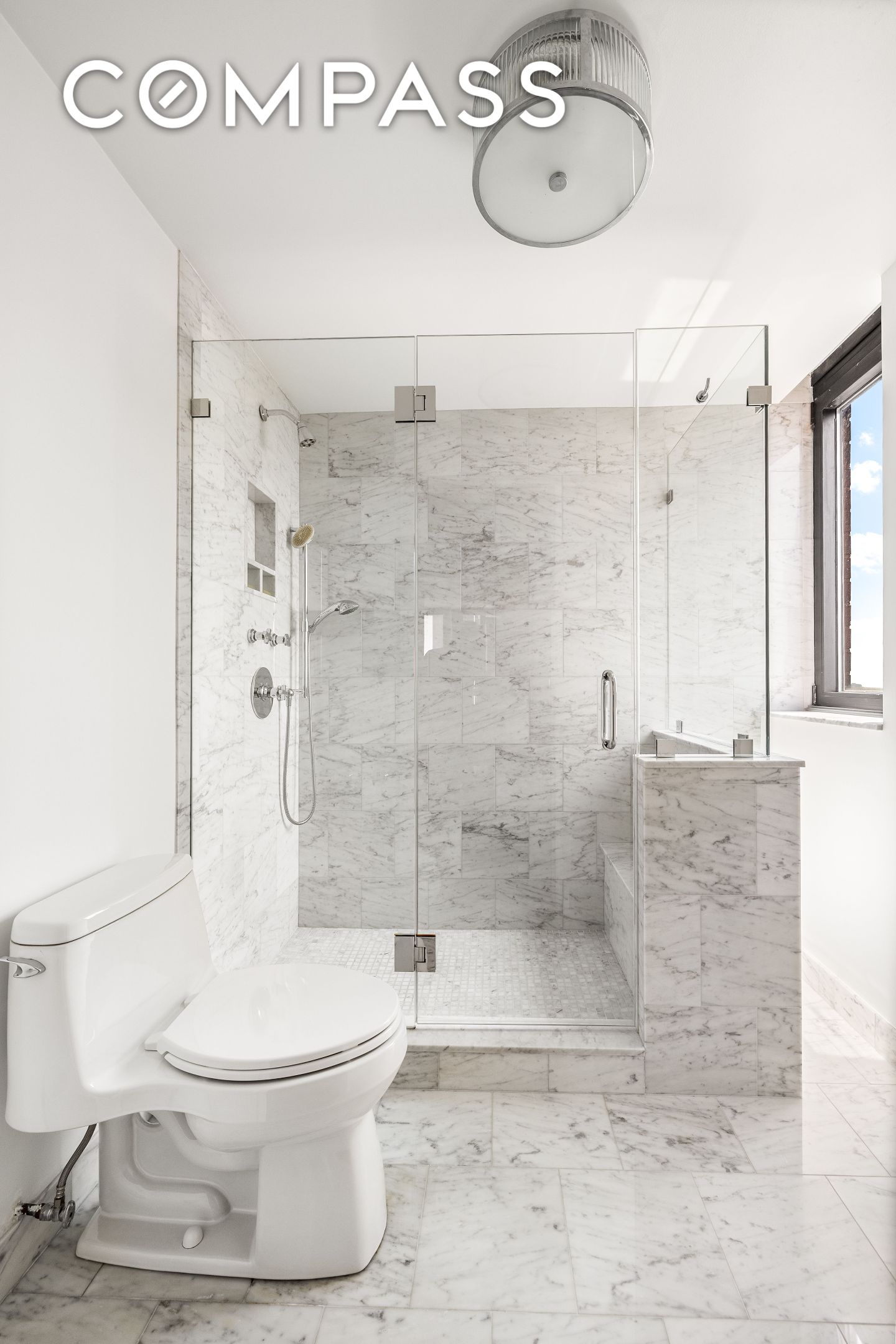 #11 photo, 250 E 40th Street, マンハッタン Murray Hill , NY 10016