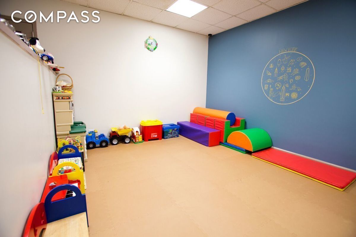 #16 photo, 250 E 40th Street, マンハッタン Murray Hill , NY 10016