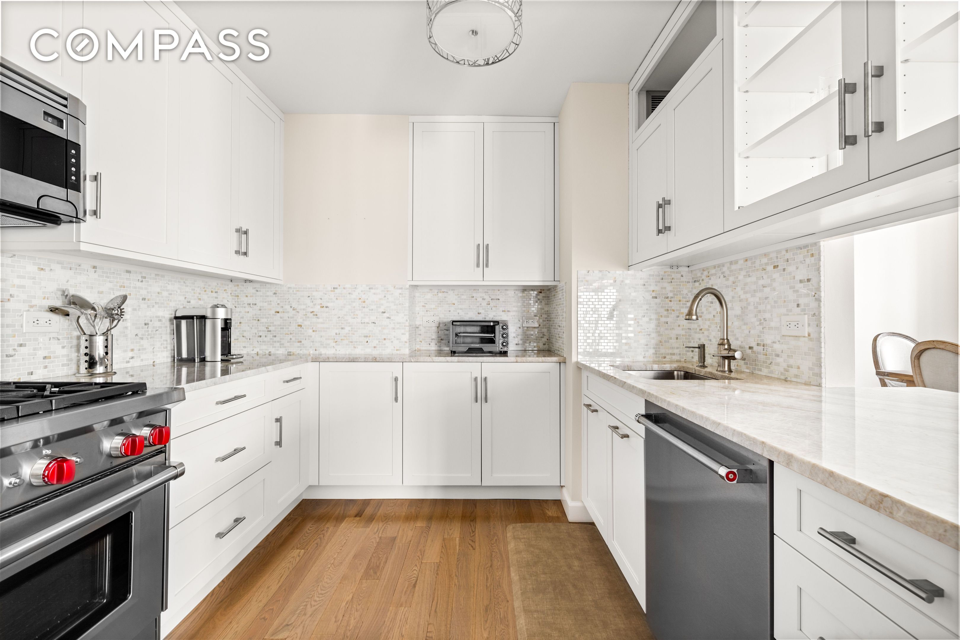 #4 photo, 250 E 40th Street, マンハッタン Murray Hill , NY 10016