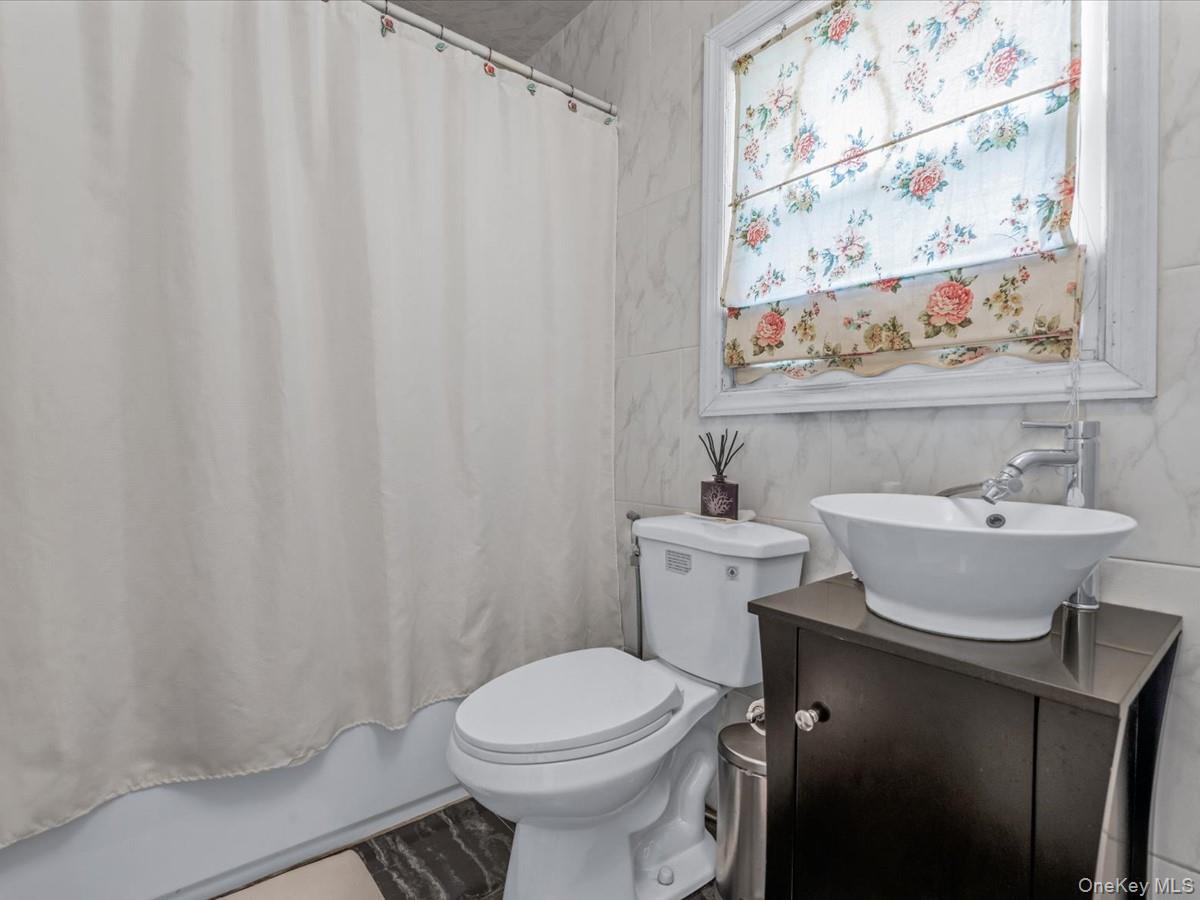 #14 photo, 555 N 1 Street, New Hyde Park , NY 11040