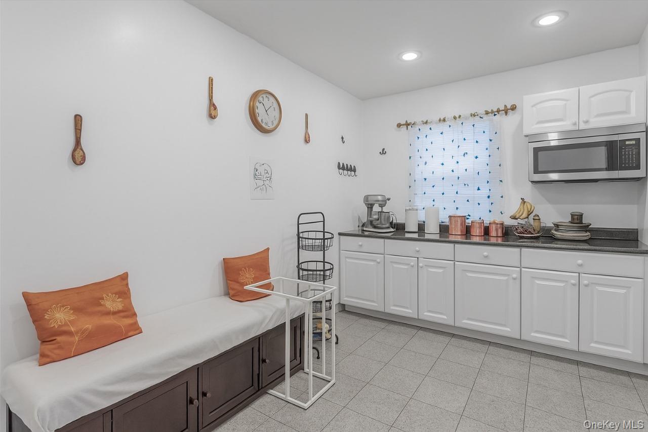 #8 photo, 555 N 1 Street, New Hyde Park , NY 11040