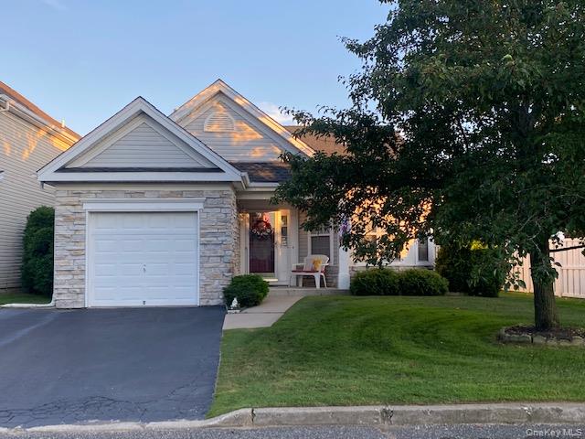 #1 photo, 8 Ariel Drive, サフォーク郡 Middle Island , NY 11953