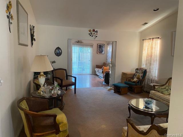 #13 photo, 8 Ariel Drive, サフォーク郡 Middle Island , NY 11953