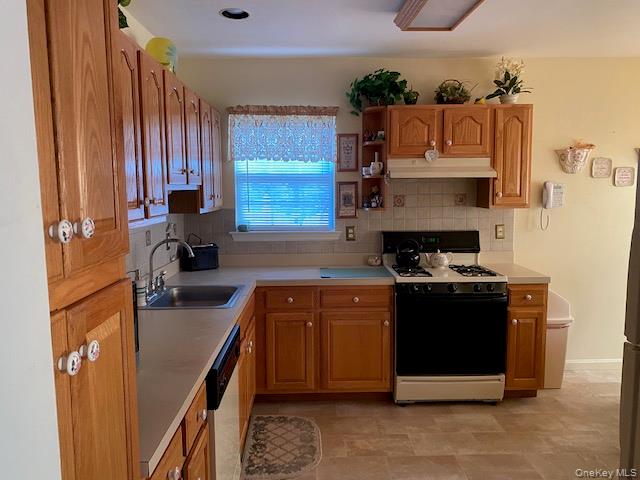 #4 photo, 8 Ariel Drive, サフォーク郡 Middle Island , NY 11953