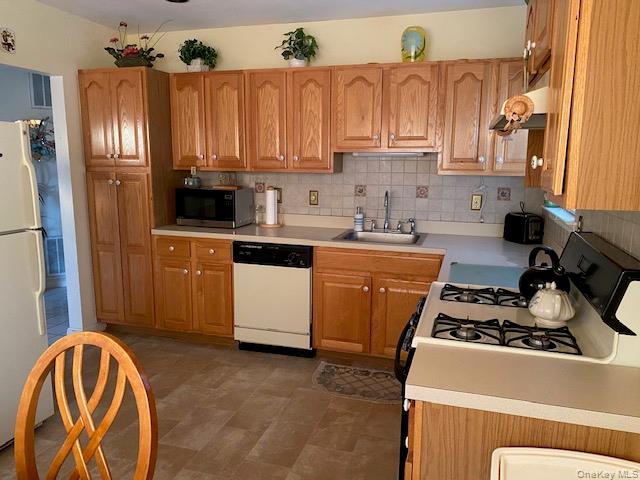 #6 photo, 8 Ariel Drive, サフォーク郡 Middle Island , NY 11953