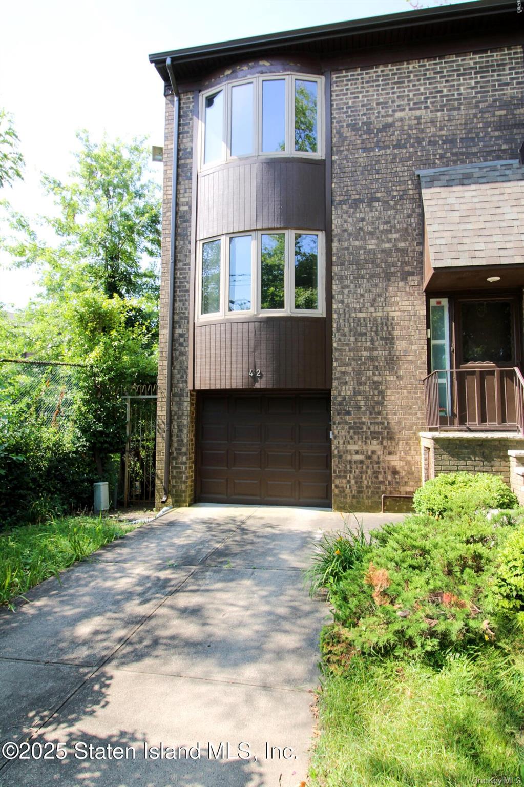 #1 photo, 42 Narrows Road S, スタテンアイランド Staten Island , NY 10305