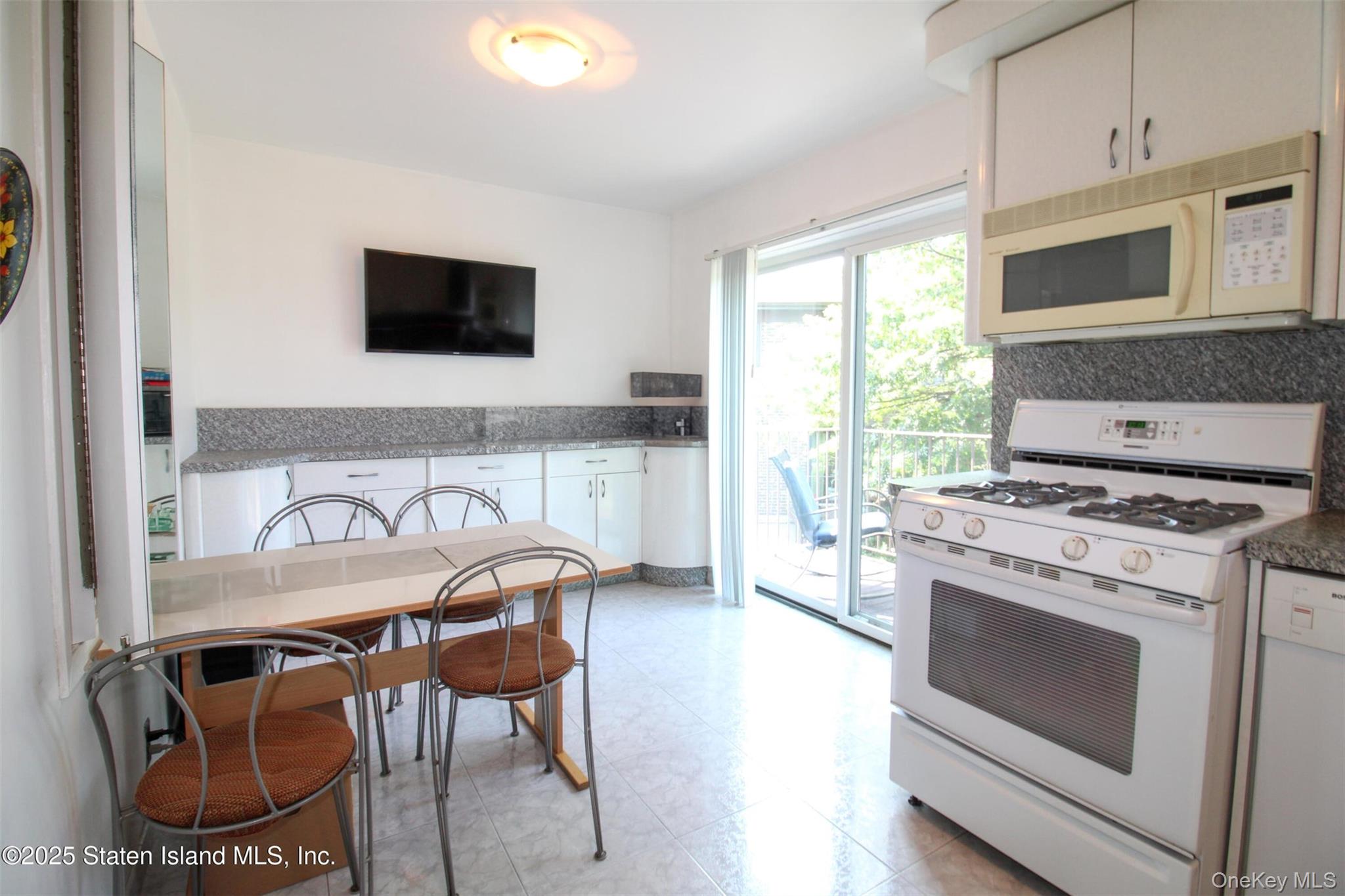 #6 photo, 42 Narrows Road S, スタテンアイランド Staten Island , NY 10305