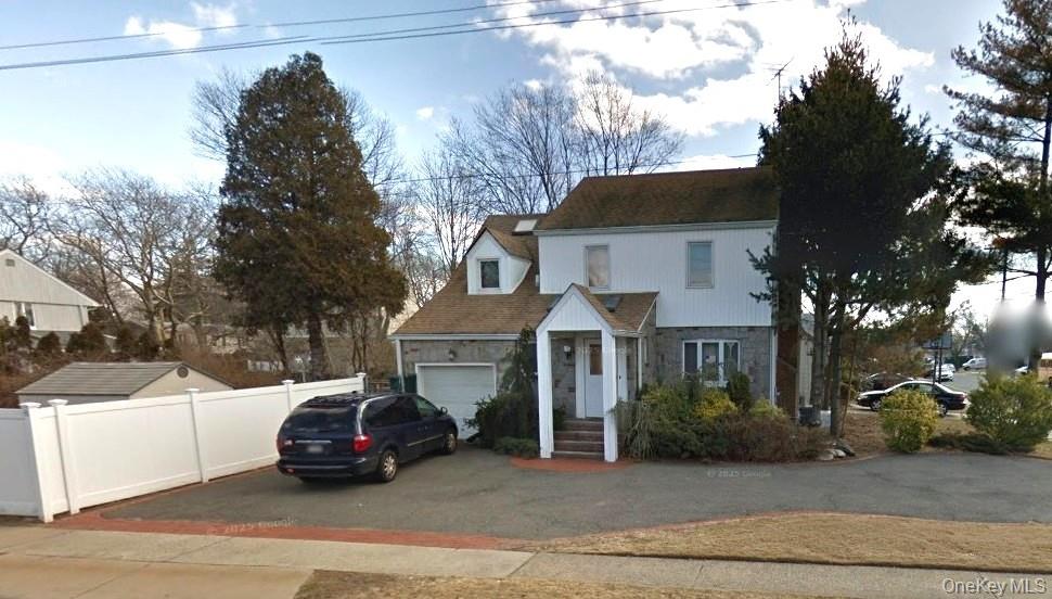 #1 photo, 528 Waukena Avenue, नासाउ काउंटी Oceanside , NY 11572