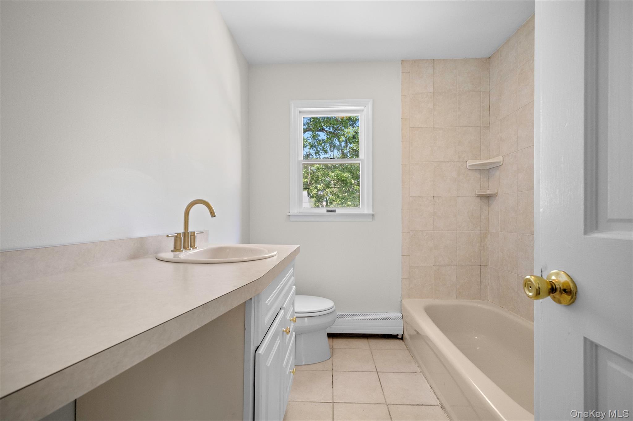 #13 photo, 2 Bay Place, Bay Shore , NY 11751