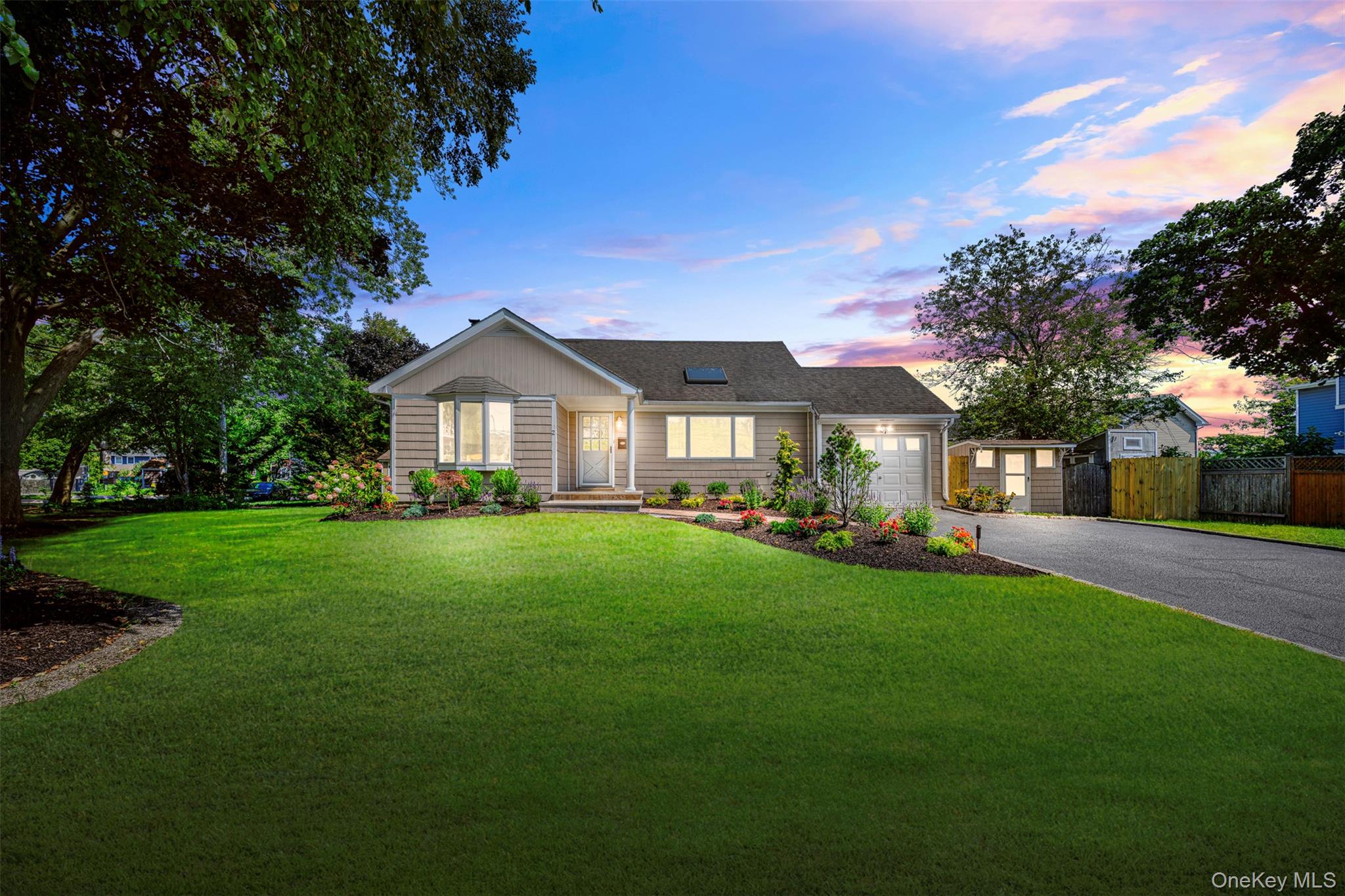 #3 photo, 2 Bay Place, Bay Shore , NY 11751