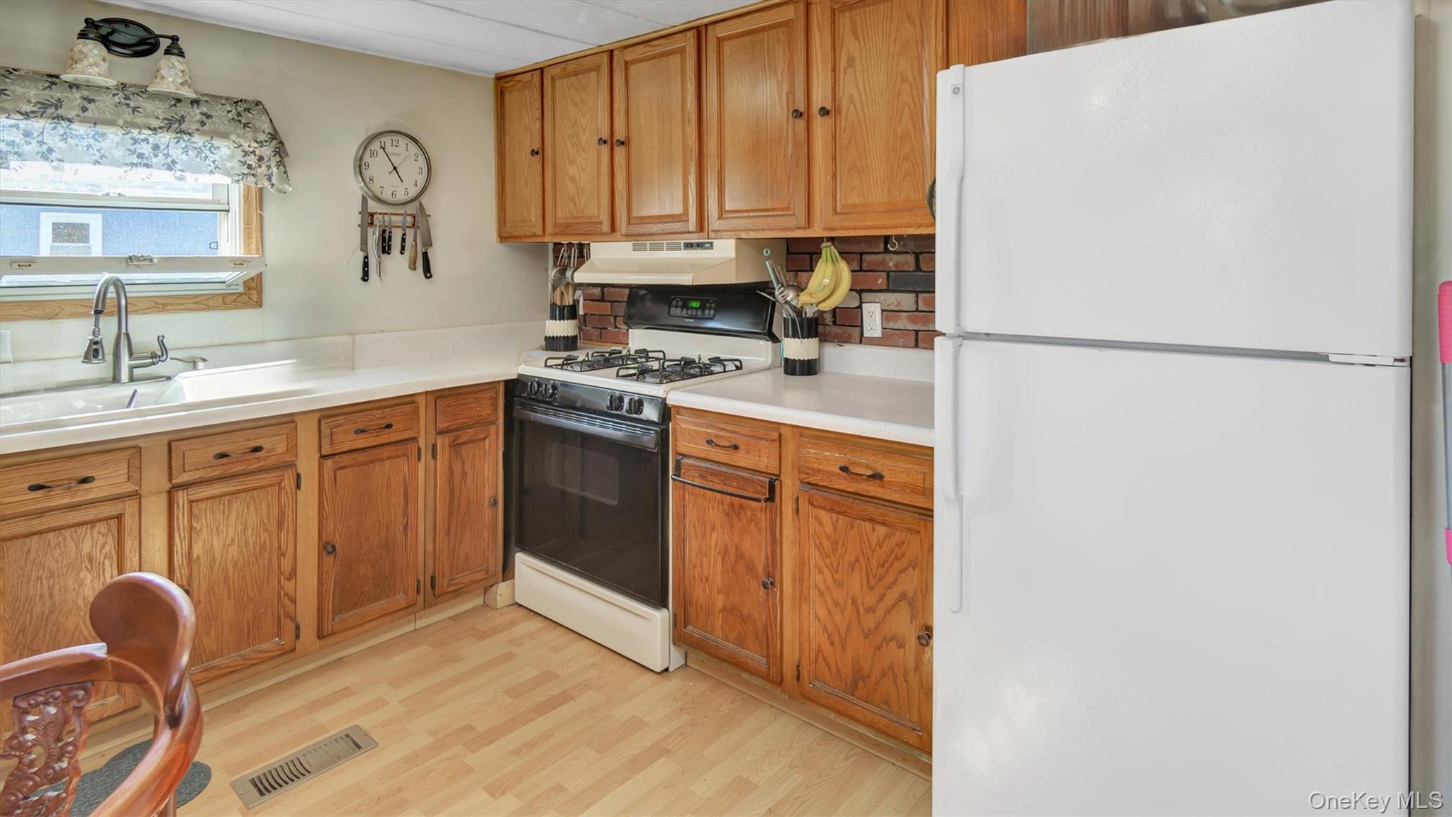 #12 photo, 39 Valley Forge, Bohemia , NY 11716