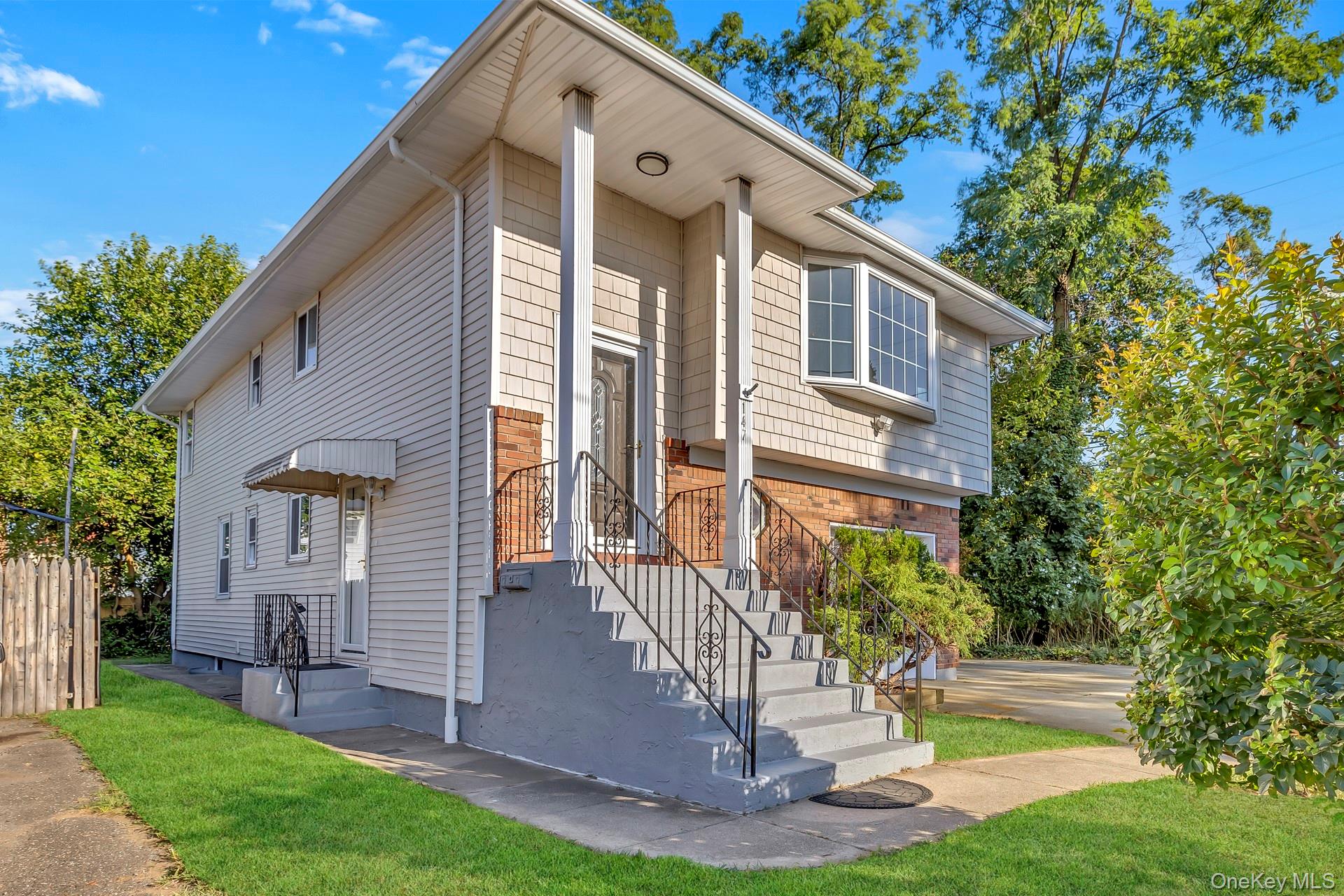 #1 photo, 147 S Terrace Place, नासाउ काउंटी Valley Stream , NY 11580