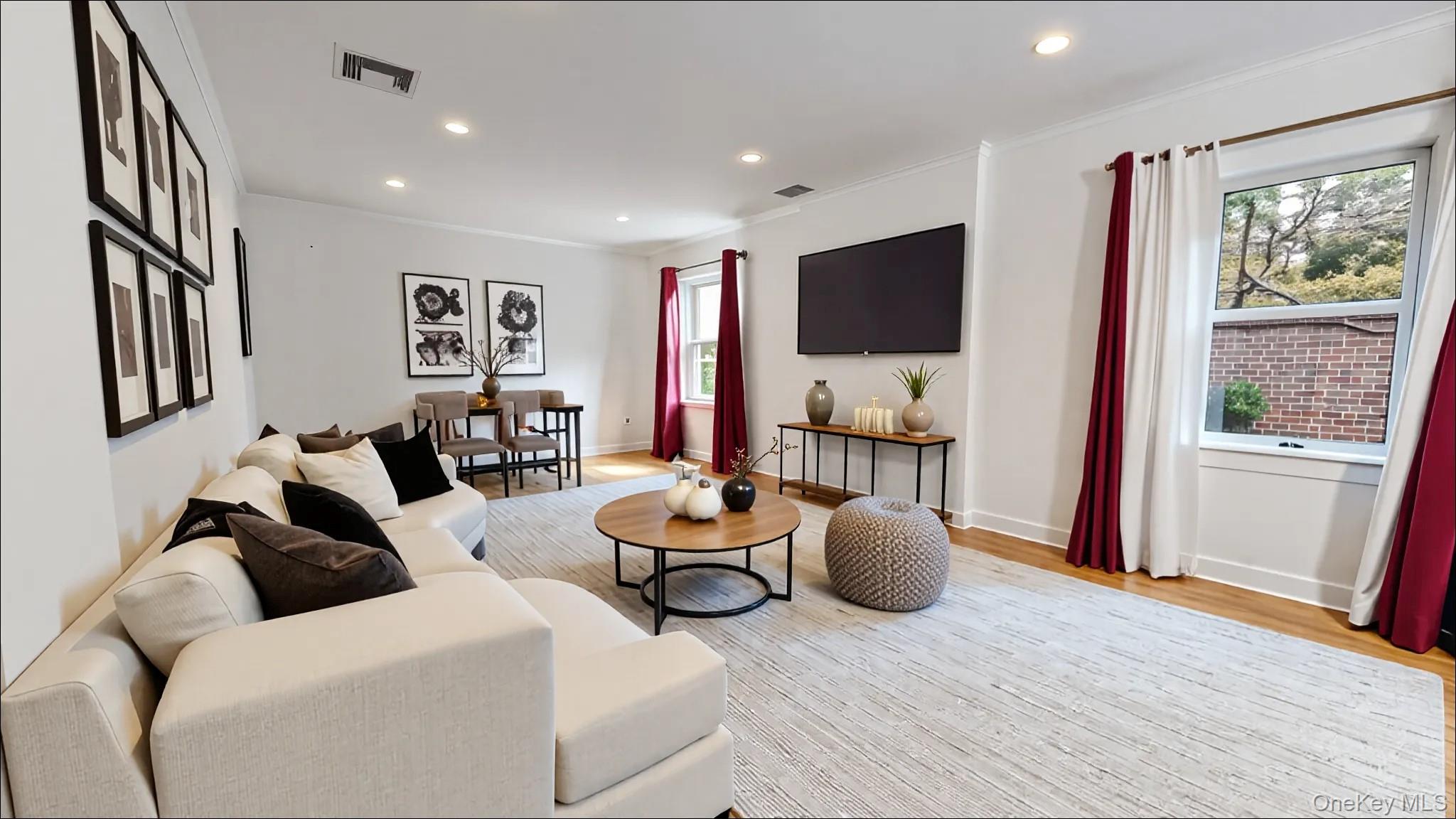 #10 photo, 18414 Grand Central Parkway, クイーンズ区 Jamaica Estates , NY 11432