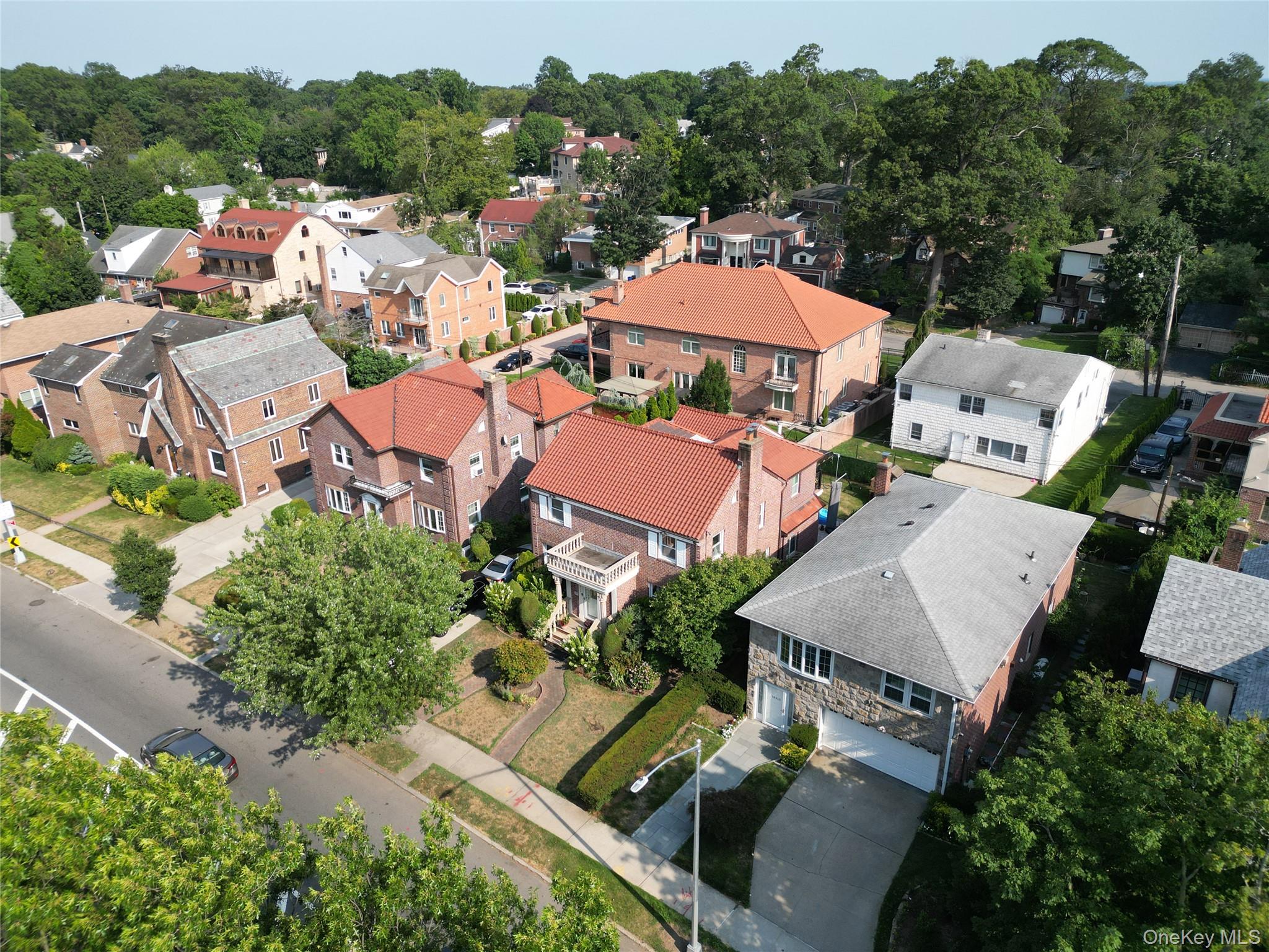 #4 photo, 18414 Grand Central Parkway, クイーンズ区 Jamaica Estates , NY 11432