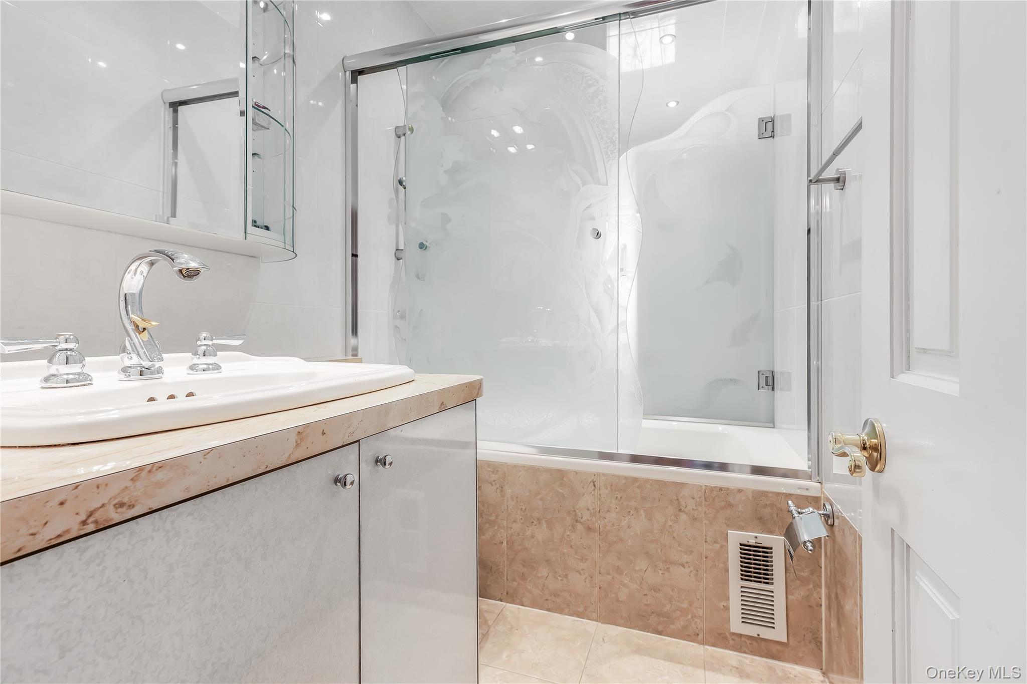 #13 photo, 105-38 65th Road, Forest Hills , NY 11375