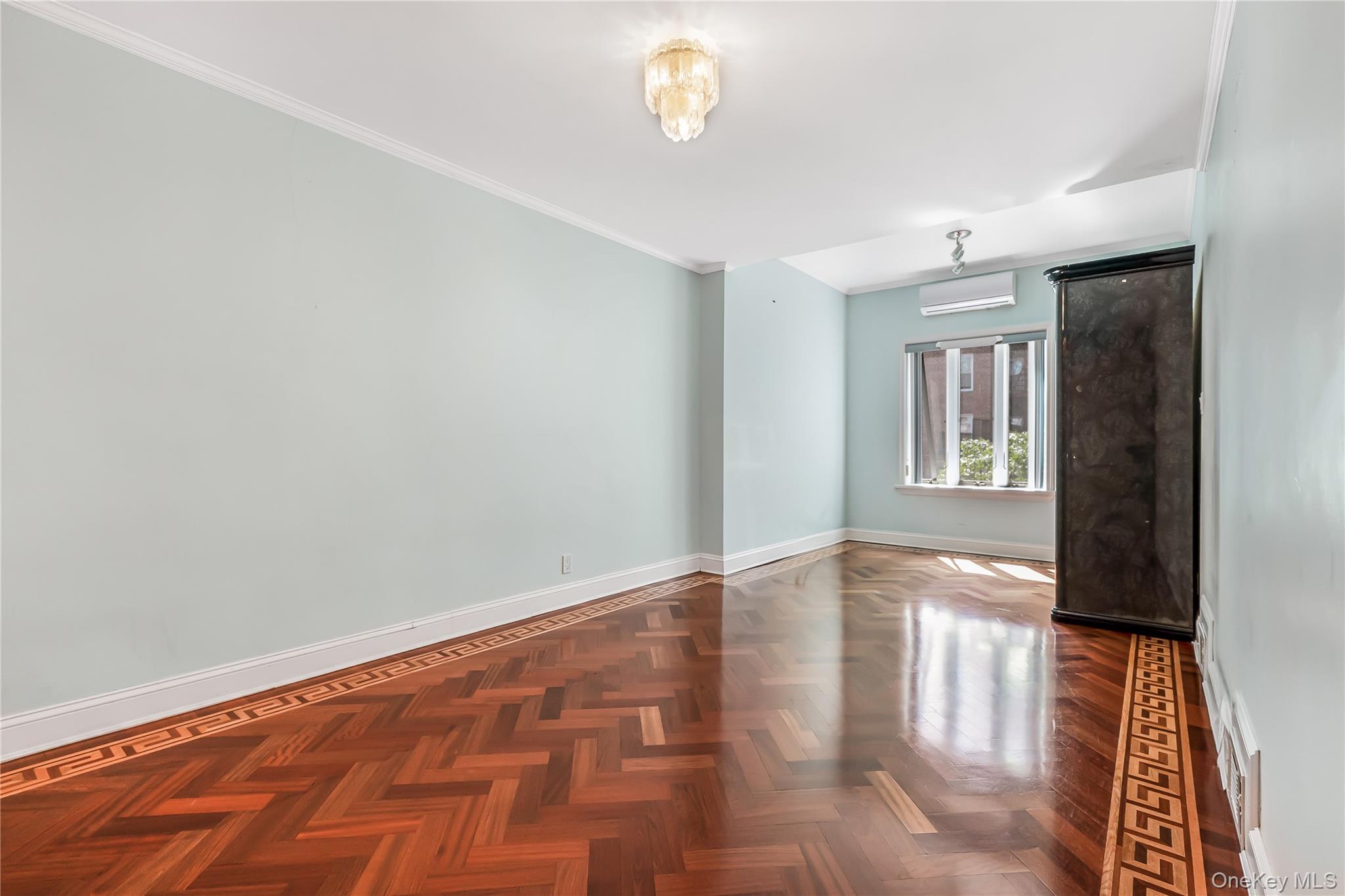 #8 photo, 105-38 65th Road, Forest Hills , NY 11375