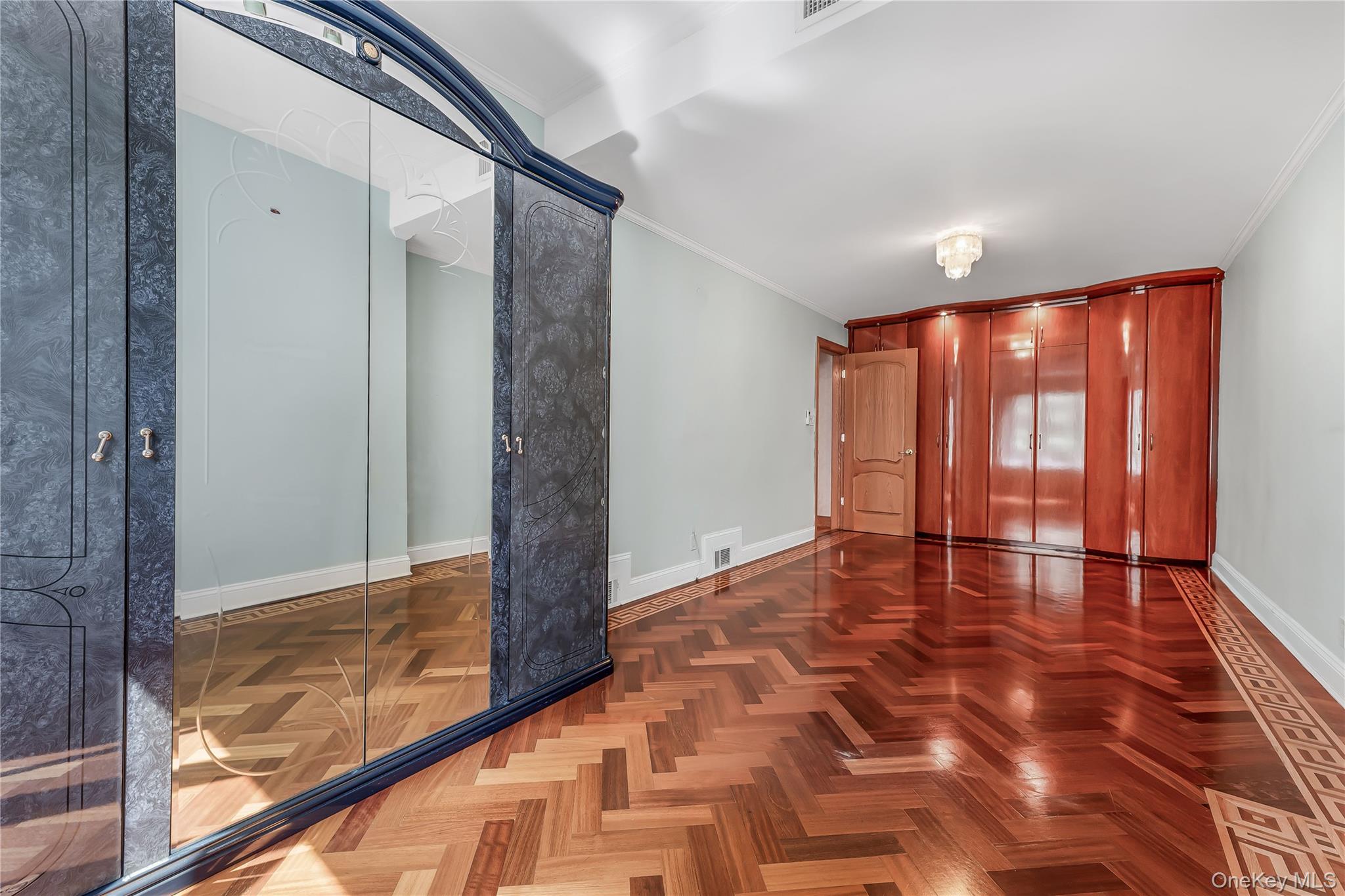 #9 photo, 105-38 65th Road, Forest Hills , NY 11375