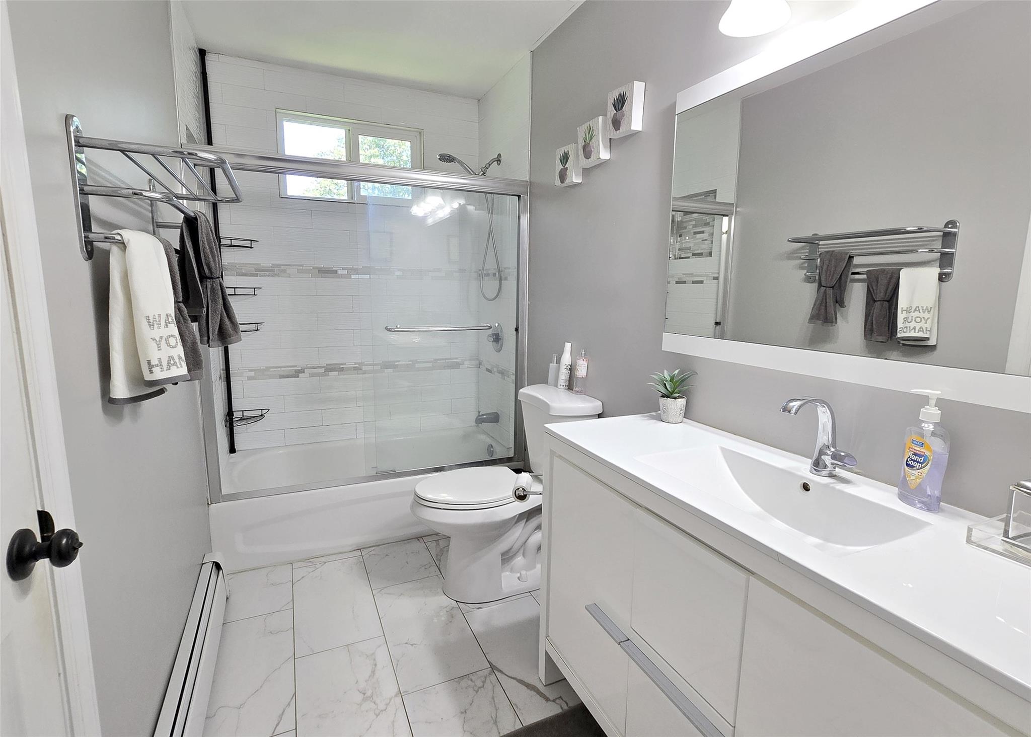 #12 photo, 187 Carleton Drive, サフォーク郡 Shirley , NY 11967