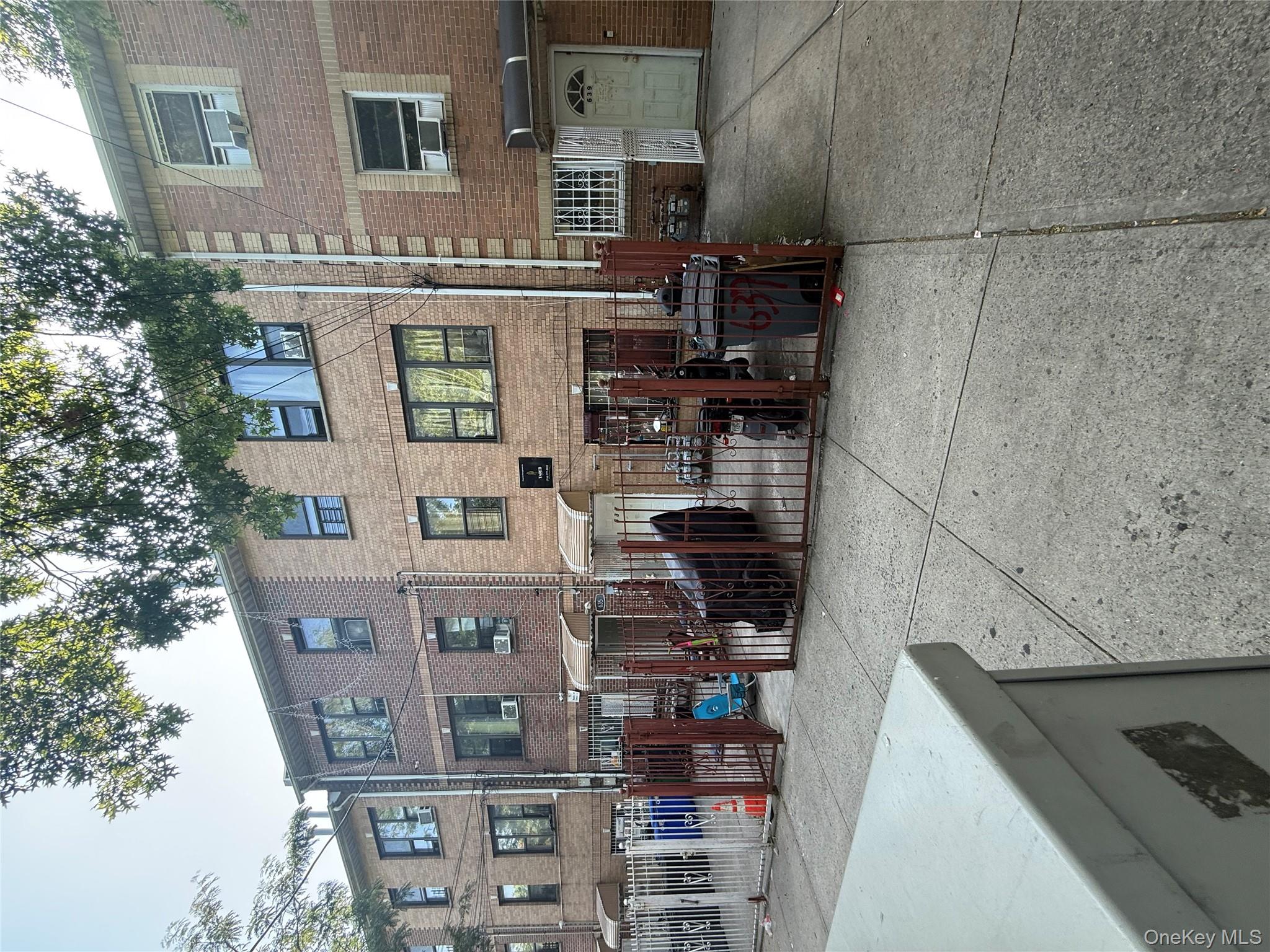 #1 photo, 637 Barretto Street, ブロンクス区 Bronx , NY 10474