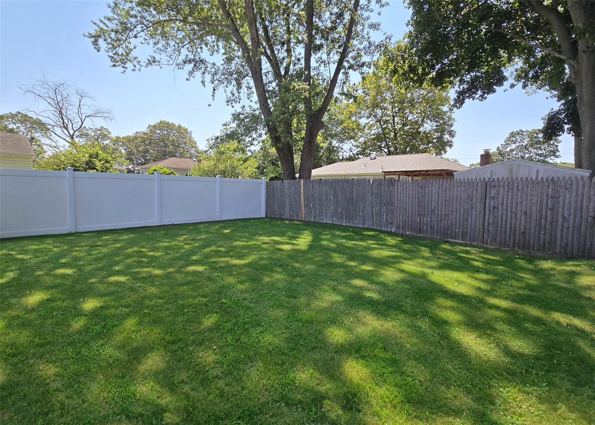 #2 photo, 204 Helen Street, Holbrook , NY 11741