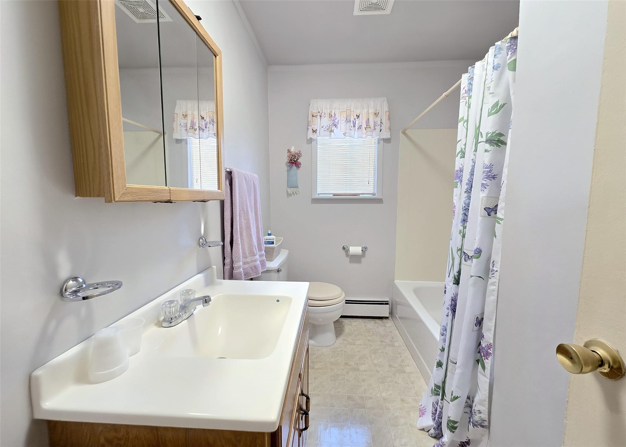 #7 photo, 204 Helen Street, Holbrook , NY 11741