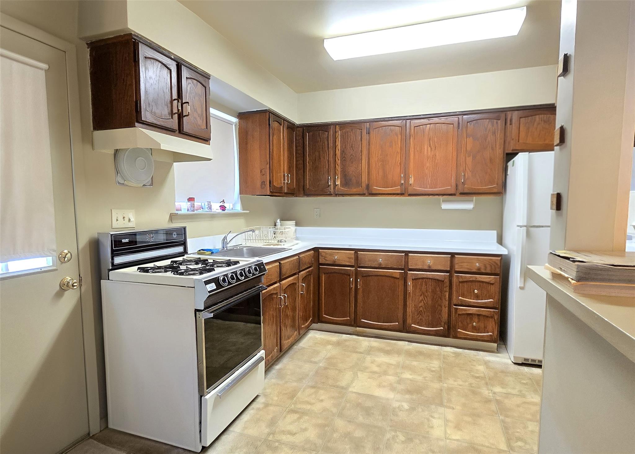 #9 photo, 204 Helen Street, Holbrook , NY 11741