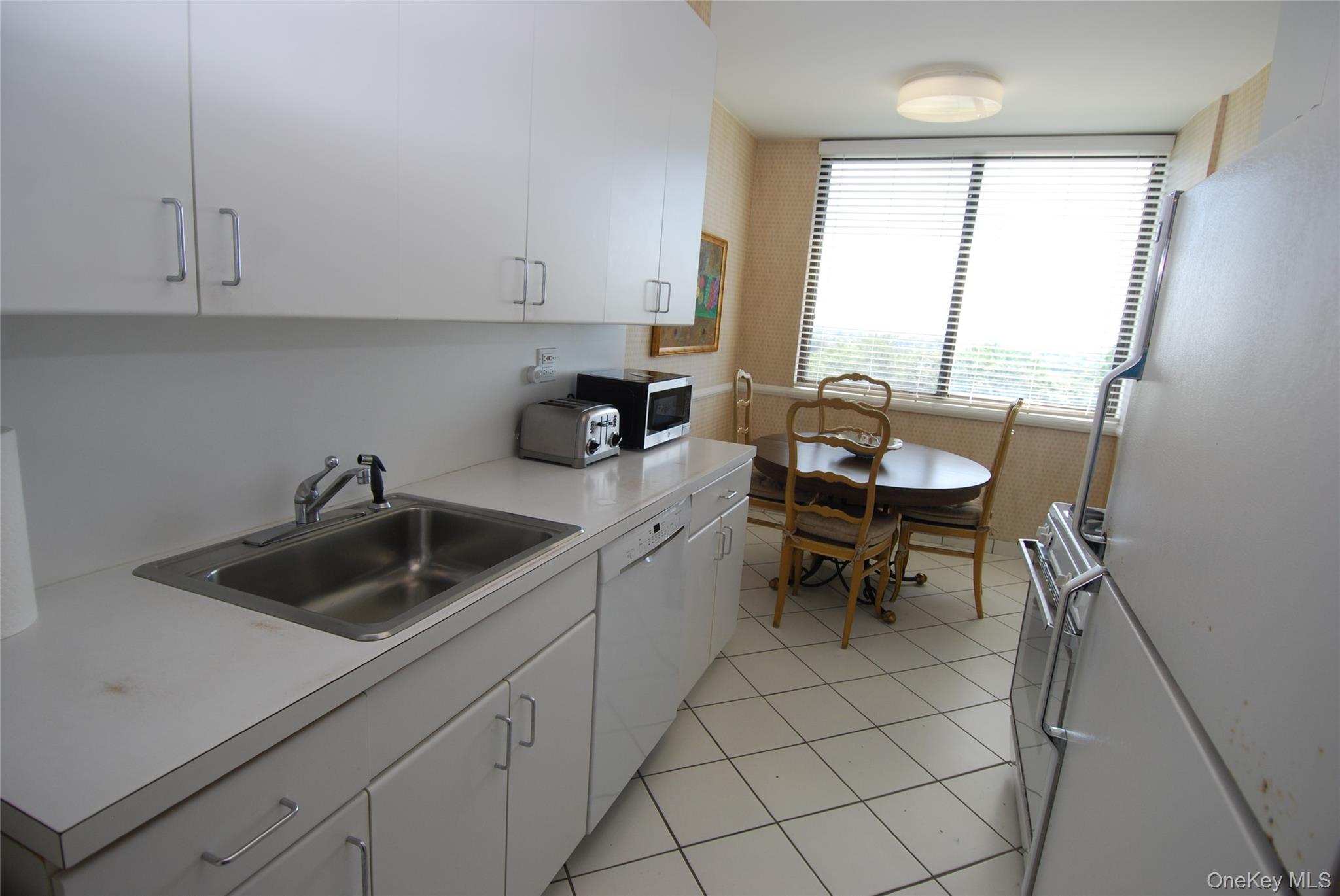 #13 photo, 27010 Grand Central Parkway, クイーンズ区 Floral Park , NY 11005